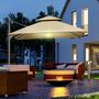 Voir la diapositive 2 : OUTSUNNY Parasol déporté LED carré double toit inclinable pivotant 360° manivelle piètement acier dim. 3L x 3l x 2,66H m beige