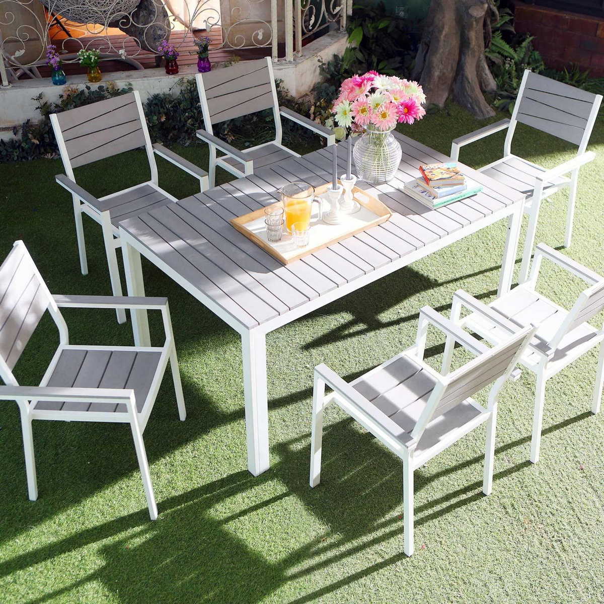 CONCEPT USINE Table de jardin et 6 fauteuils en aluminium gris et blanc SIDERNO