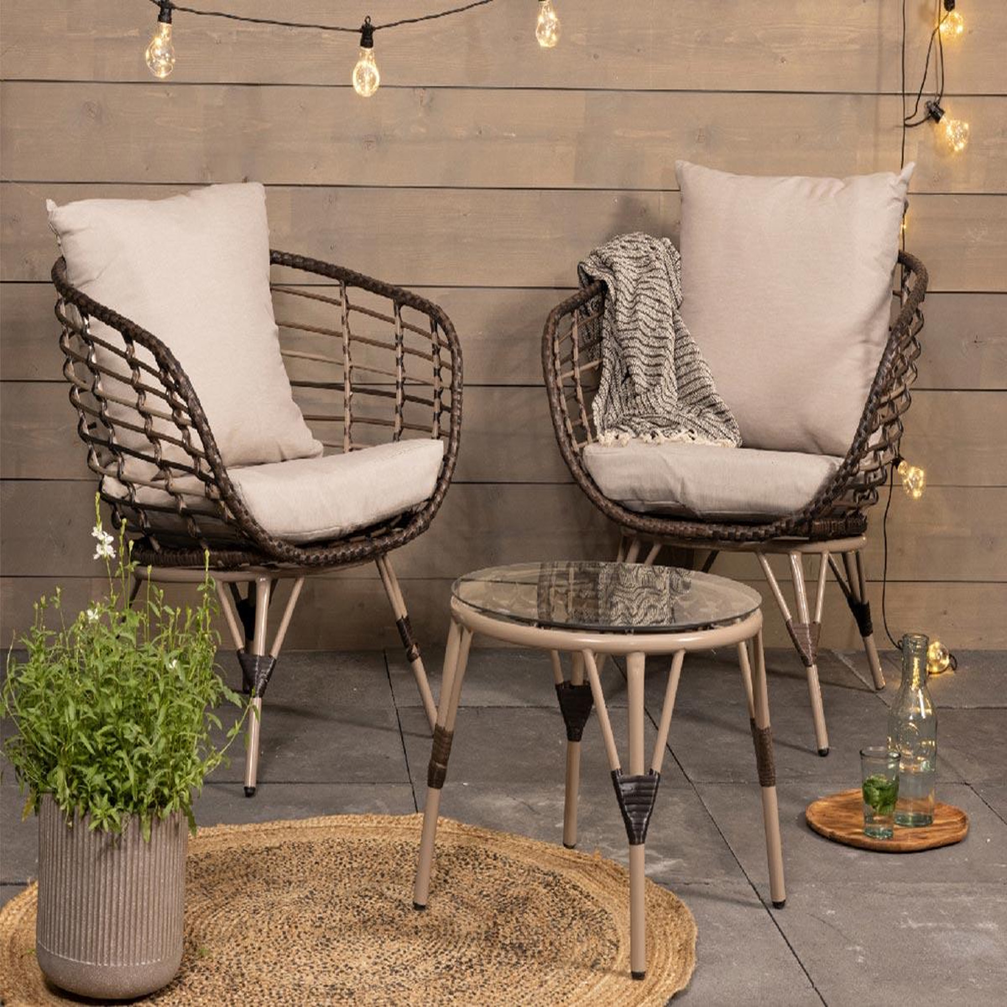 Voir la diapositive 2 : JARDIDECO Salon de jardin en résine tressée brun evora - 2 places