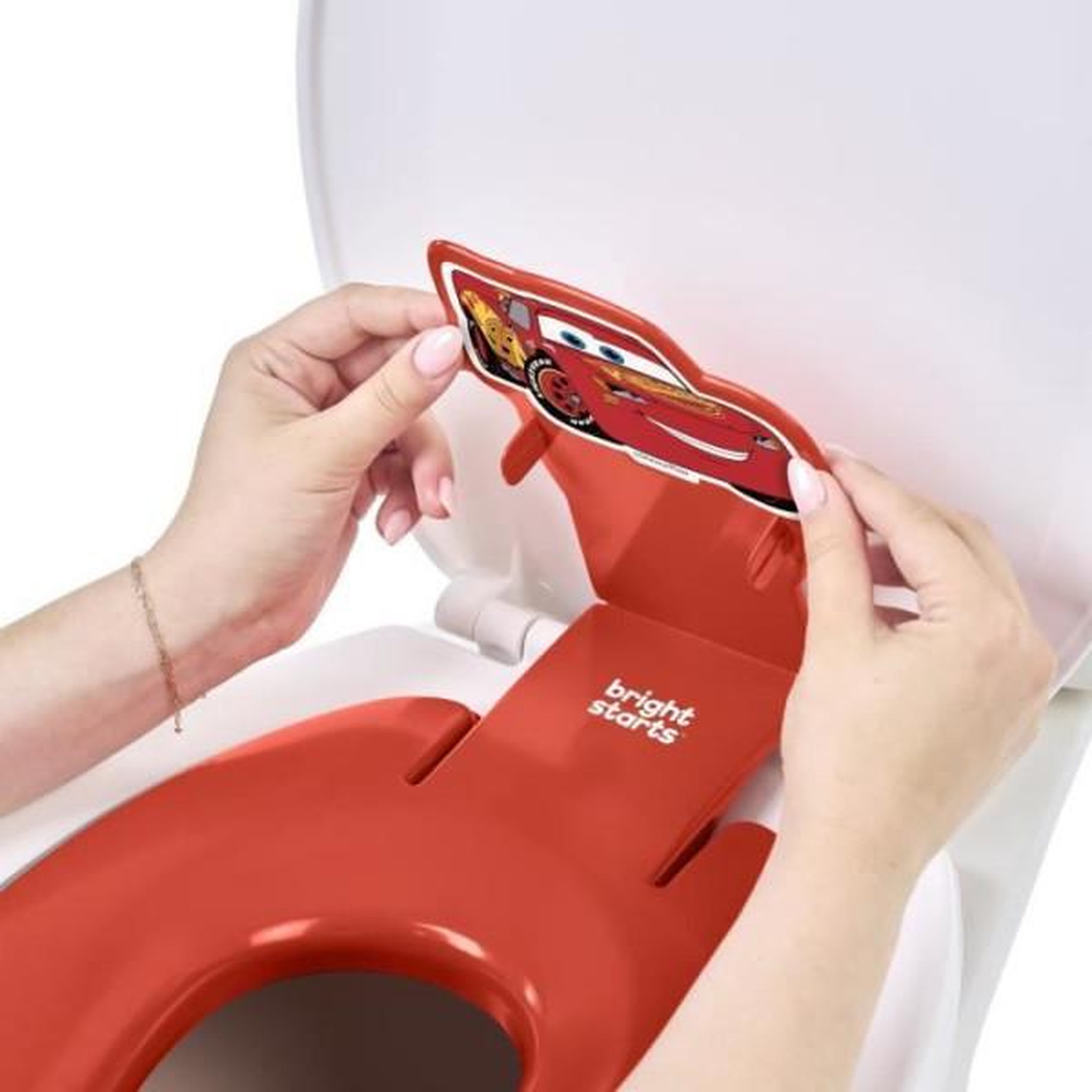 Voir la diapositive 3 : DISNEY BABY DISNEY BABY- CARS- Réducteur de lunette de toilette enfant universel adhésif?, innovant, Installation rapide, semi-permanent