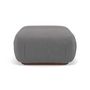 Voir la diapositive 3 : LISA DESIGN Penelope - pouf en velours texturé