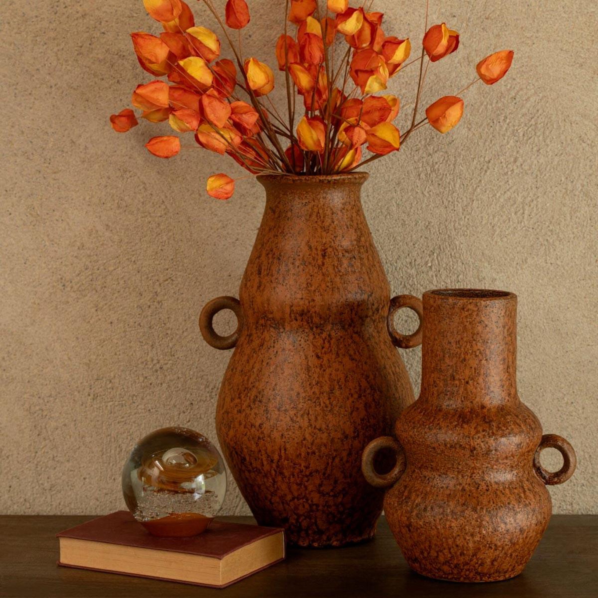 Voir la diapositive 2 : J-LINE Vase en céramique  amphora  27cm cognac
