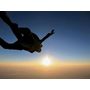 Voir la diapositive 2 : Smartbox Saut en parachute en tandem à 4 000 m à Montélimar - Coffret Cadeau Sport & Aventure
