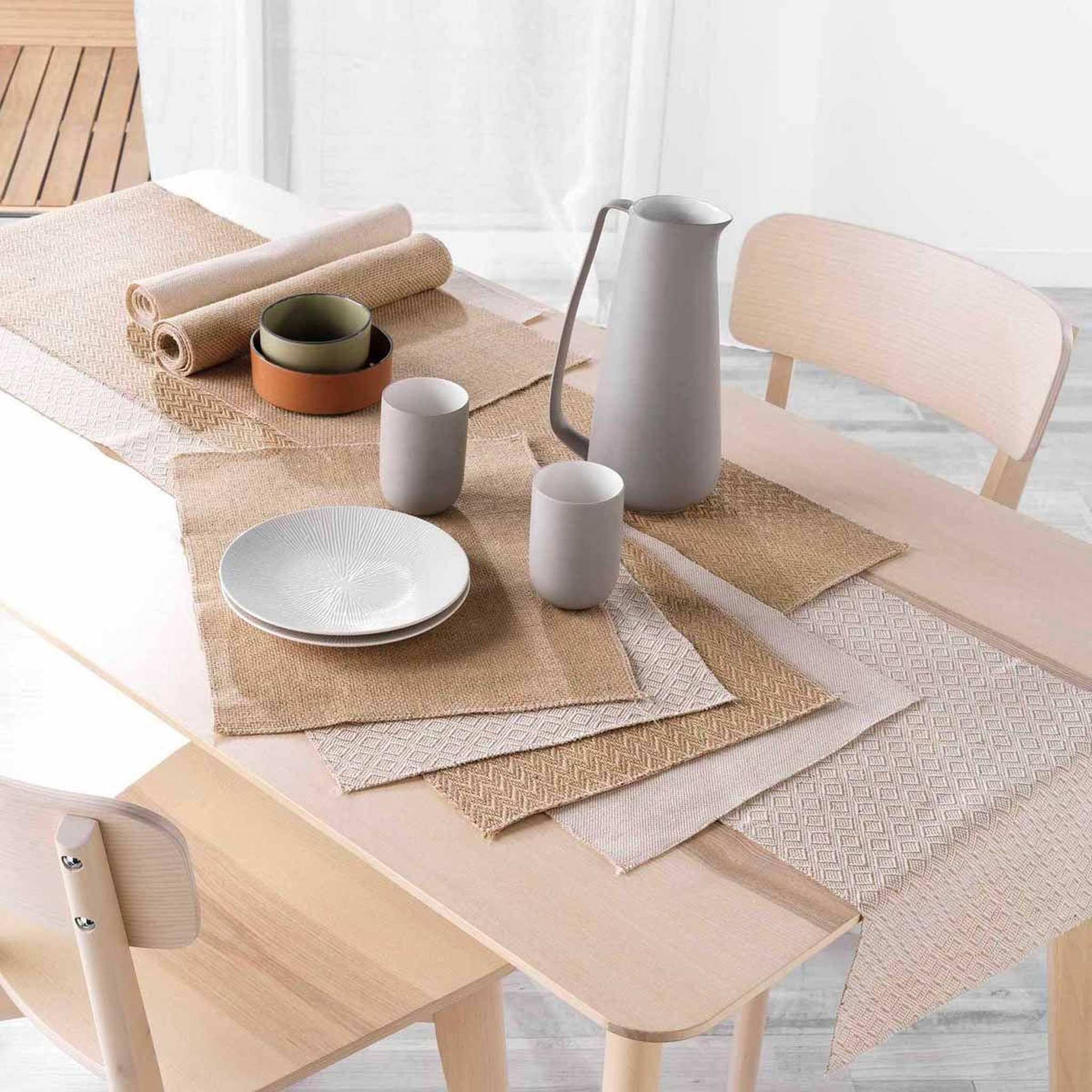 Voir la diapositive 3 : Douceur d'Intérieur Chemin de table en jute  danity  35x140cm beige