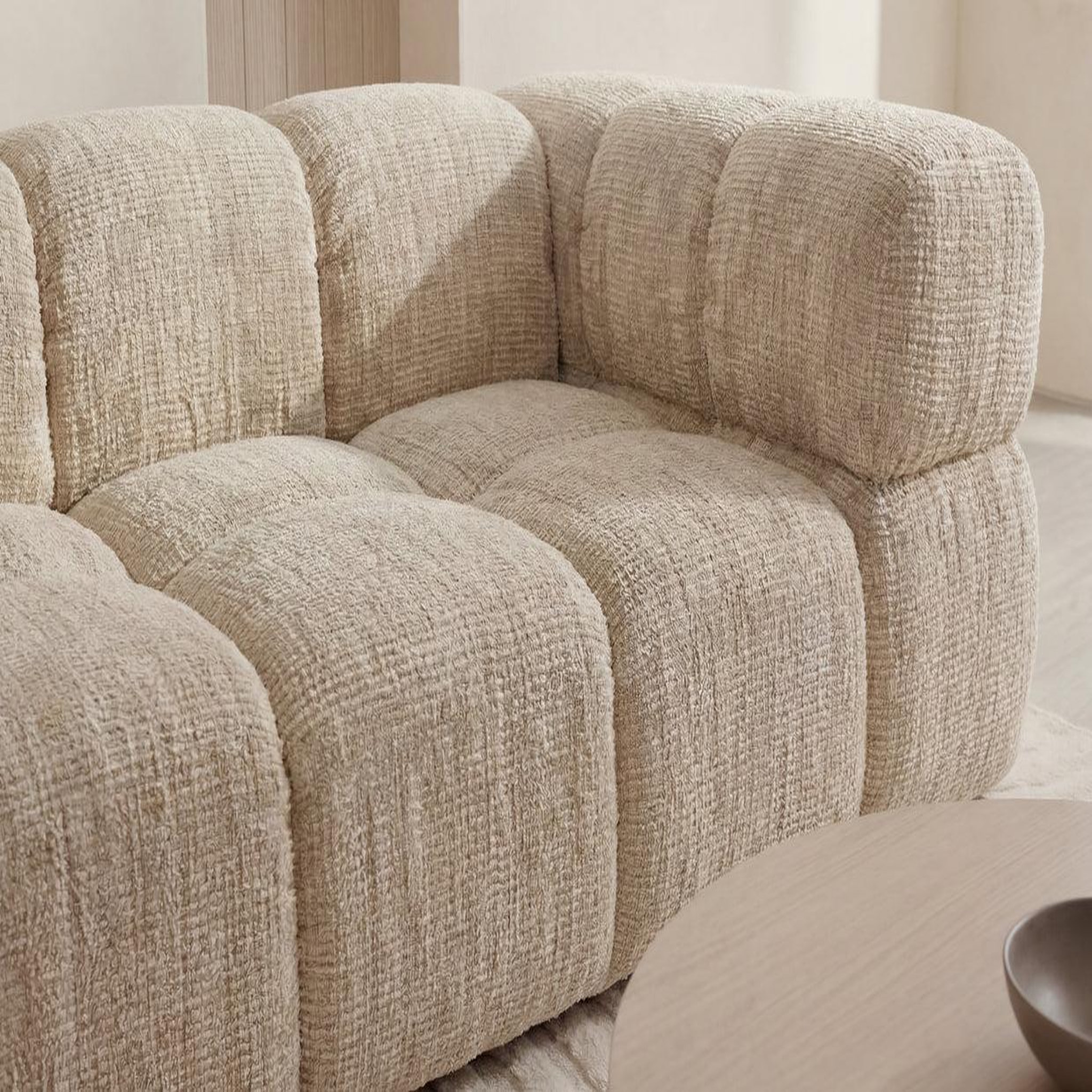 Voir la diapositive 4 : CASANOVA PARIS Gustave - canapé droit tissu chenille 2 places
