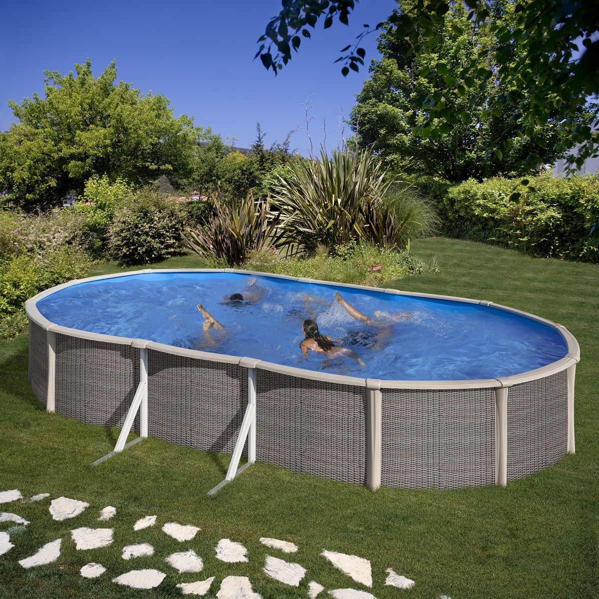 GRE Piscine ovale en acier et résine 6,90m x 3,90m x 1,35m