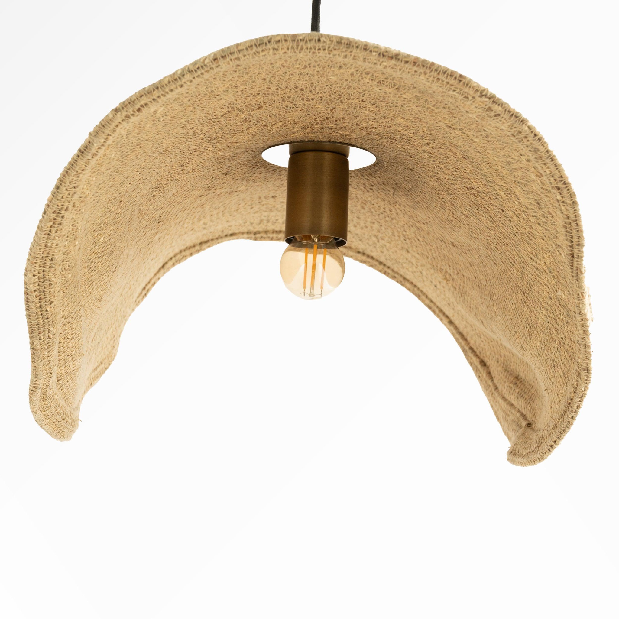 Voir la diapositive 5 : MAISON PAVANE Suspension en matière naturelle et métal 91 cm-Maho