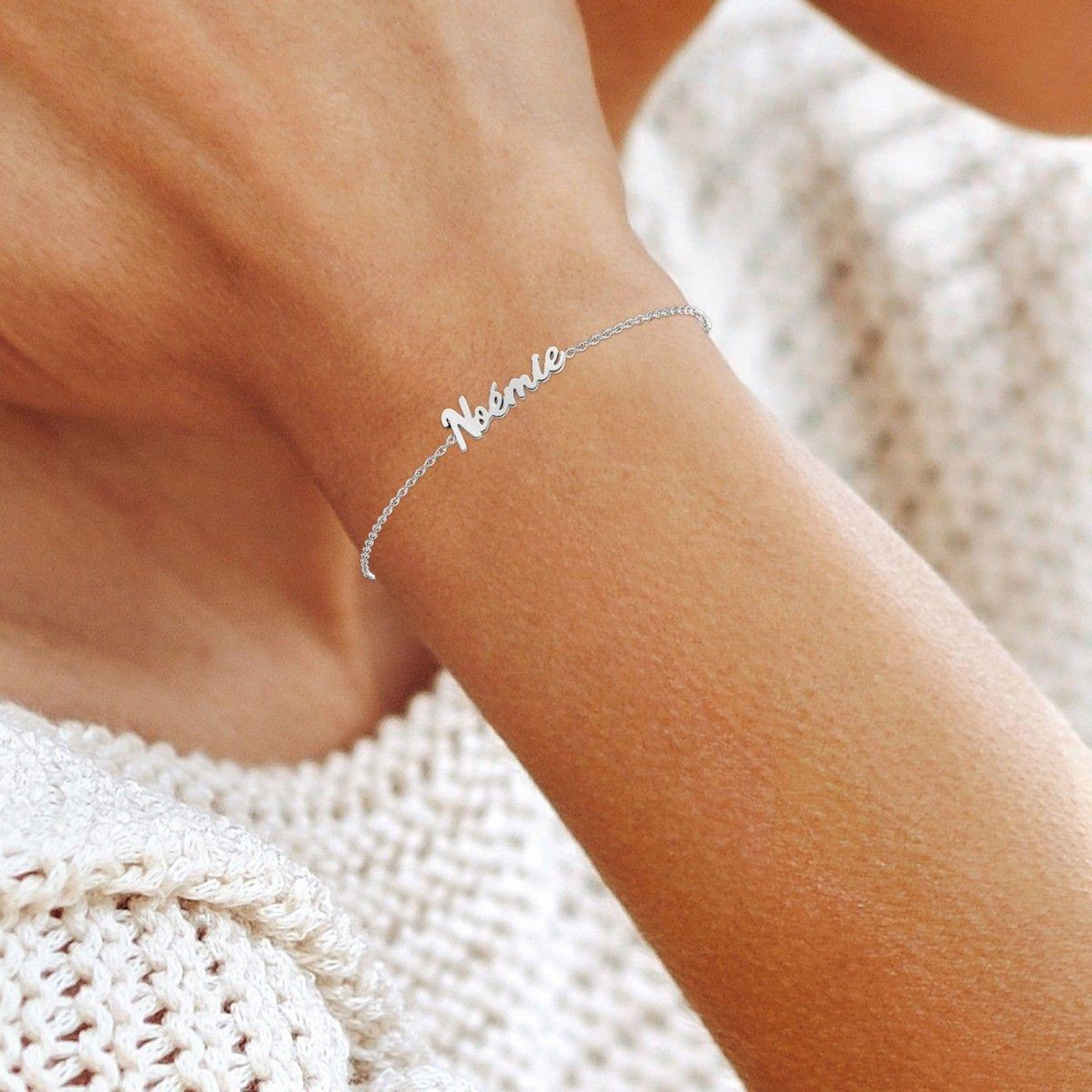 Voir la diapositive 2 : SC CRYSTAL Noémie - Bracelet prénom