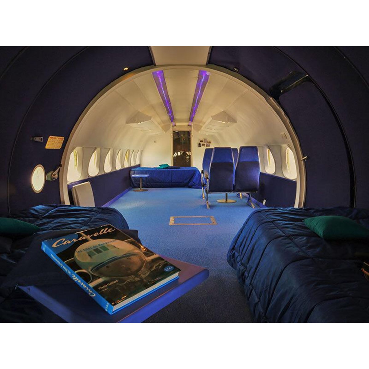 Smartbox 2 jours insolites en famille dans un avion Caravelle près d'Épinal - Coffret Cadeau Séjour