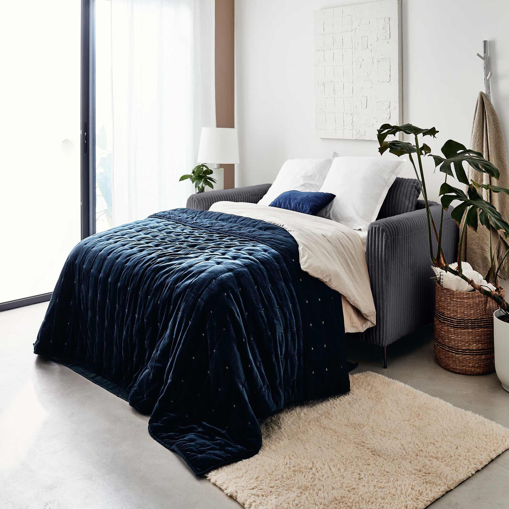 Voir la diapositive 3 : LISA DESIGN Owen - canapé 3 places convertible express couchage quotidien 140 cm matelas 12 cm en velours côtelé grosses côtes