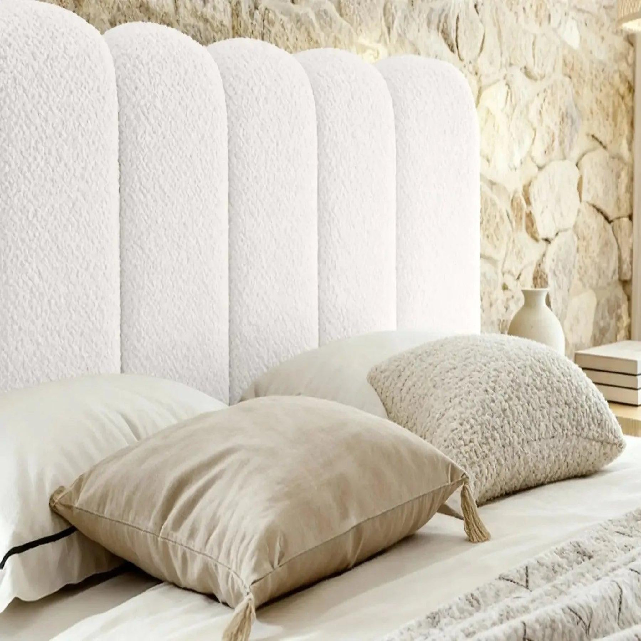 Voir la diapositive 5 : CASANOVA PARIS Garance - lit coffre tissu chenille