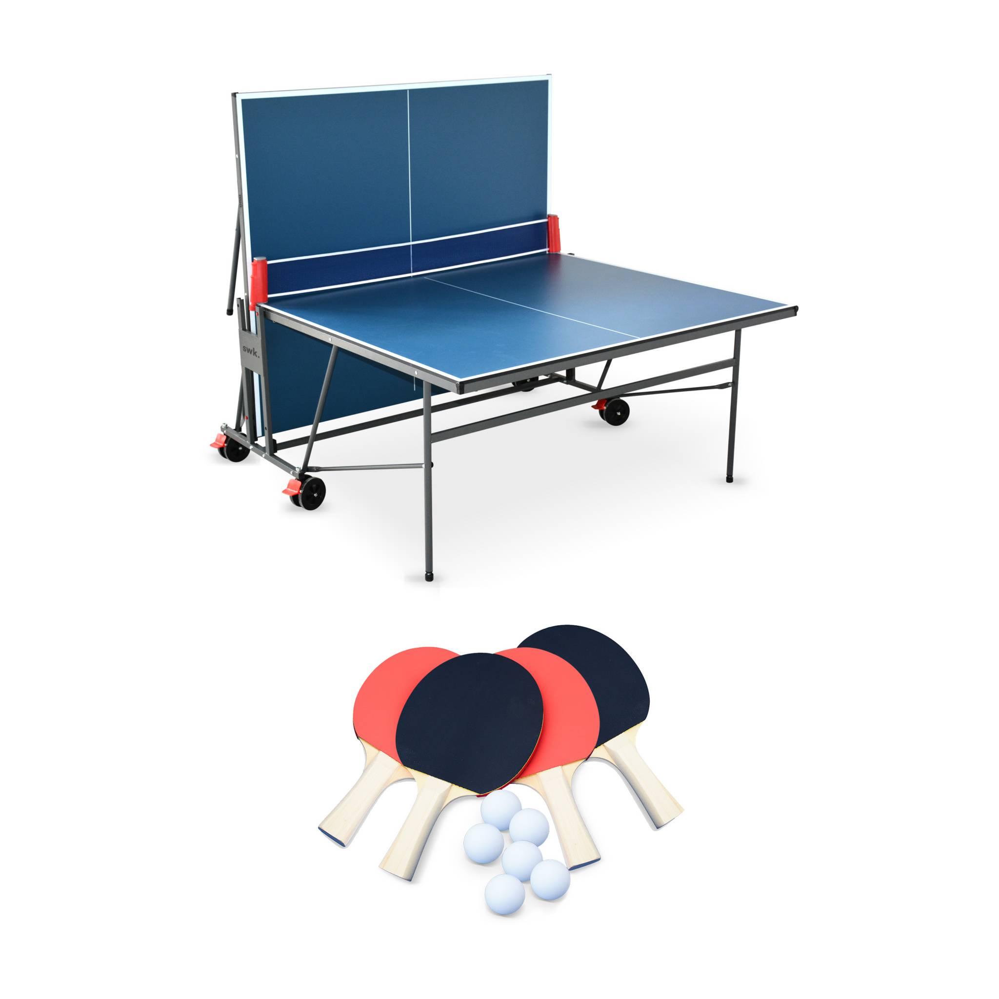Voir la diapositive 1 : SWEEEK Table de ping pong INDOOR bleue - table pliable avec 4 raquettes et 6 balles. pour utilisation intérieure. sport tennis de table