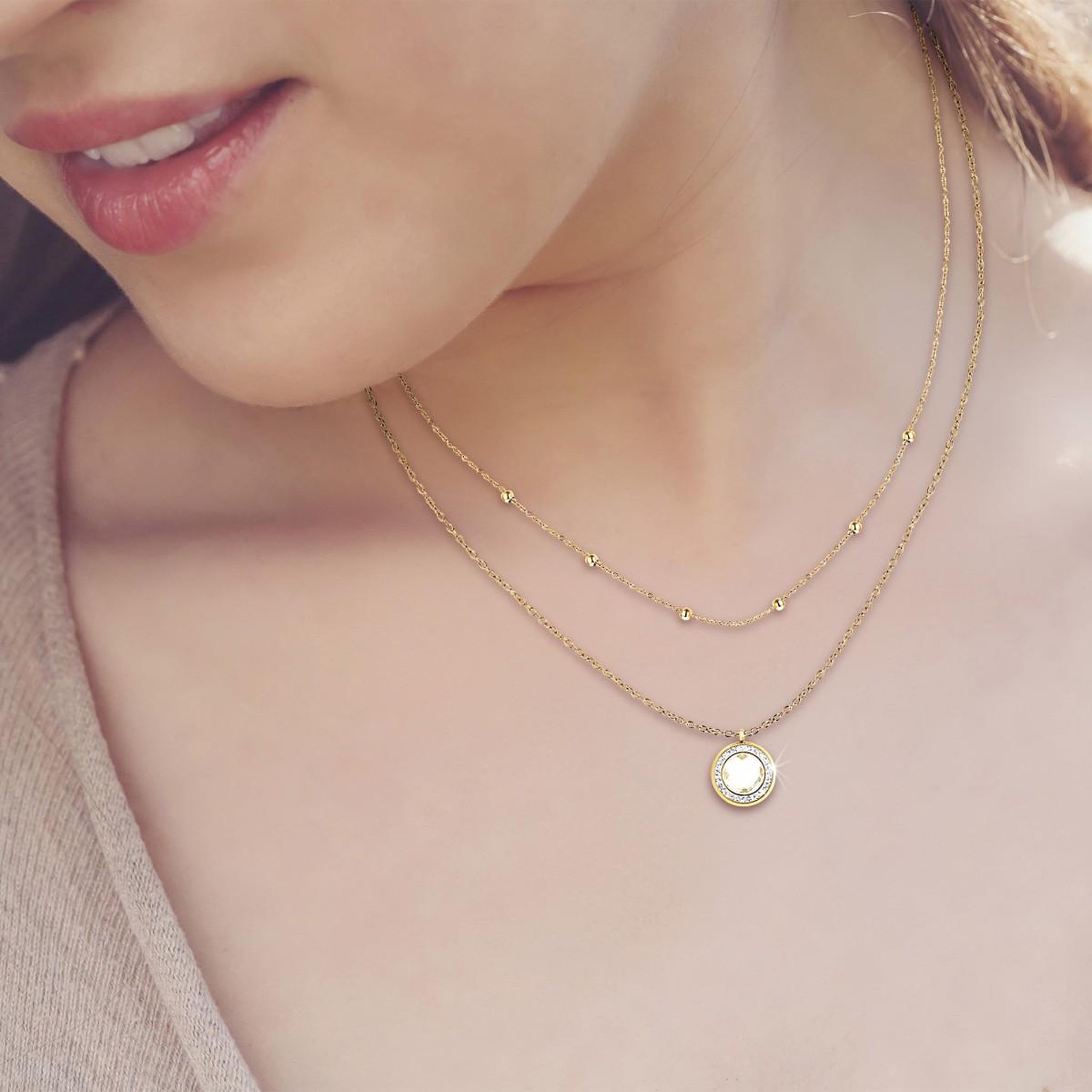 Voir la diapositive 2 : SC BOHEME Lot de 2 colliers SC Bohème en Acier Finement doré orné de cristaux scintillants