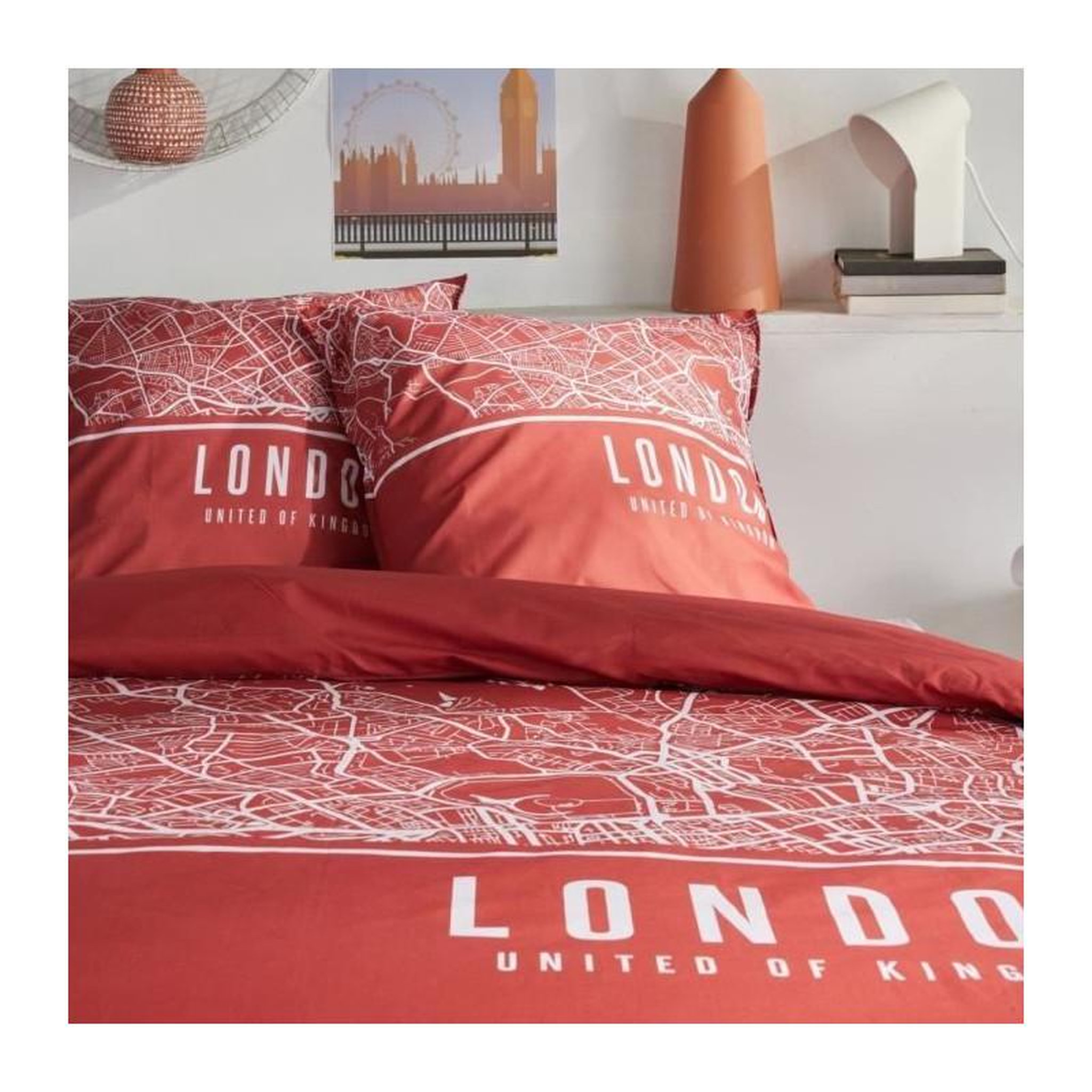 Voir la diapositive 3 : Today Parure de lit - TODAY - JAVA - 2 personnes - 240x220 cm - Coton - Imprimé London - Rouge