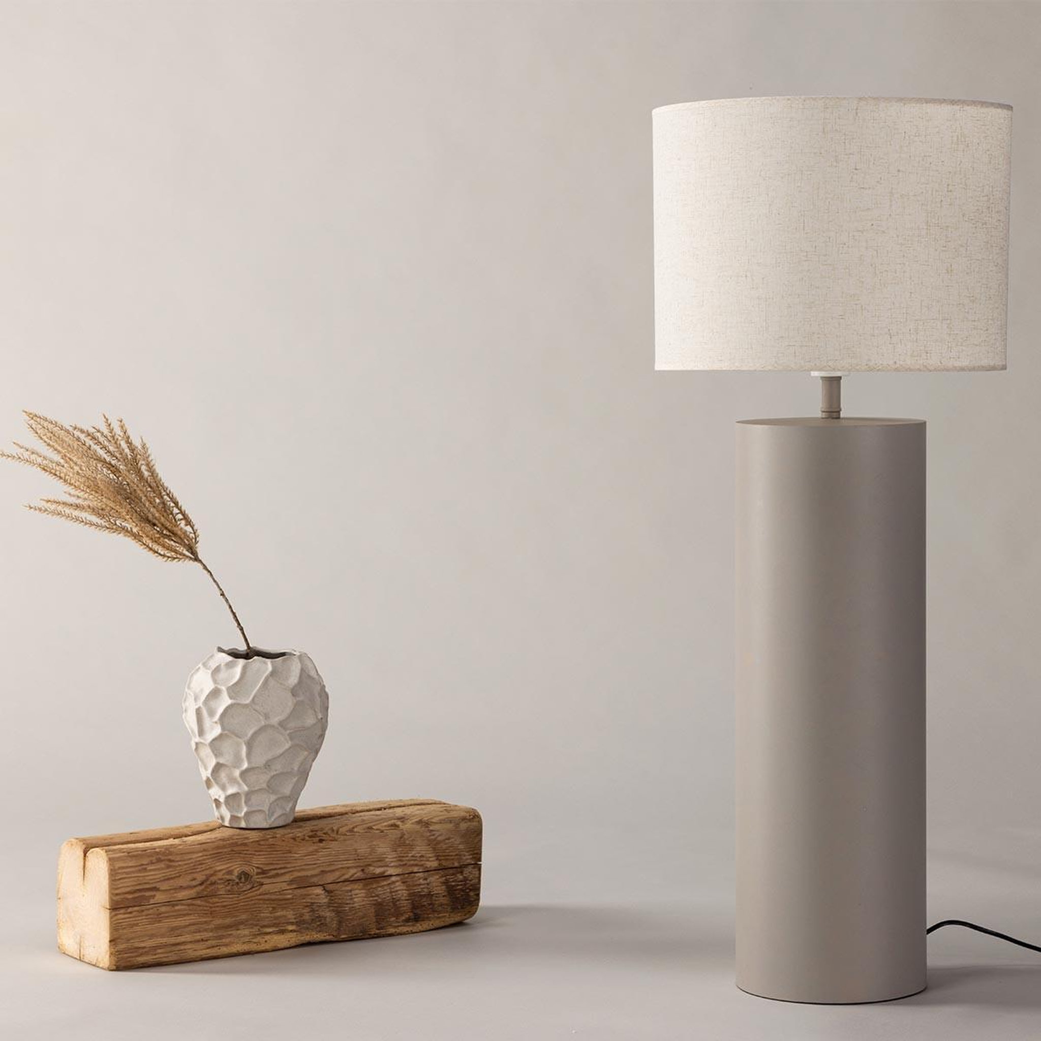 Voir la diapositive 5 : Paris Prix Lampadaire en métal  umea x josefin lustig  100cm gris