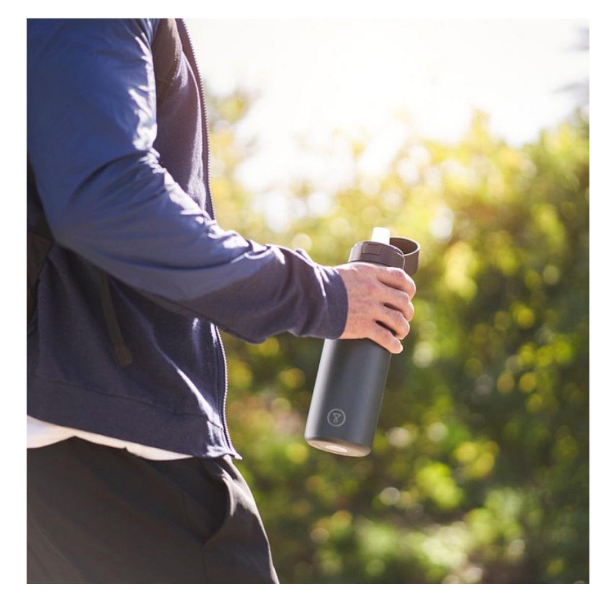 Voir la diapositive 3 : TAPPWATER Bouteille isotherme filtrante 0.7l noir - BTLPRO-B101