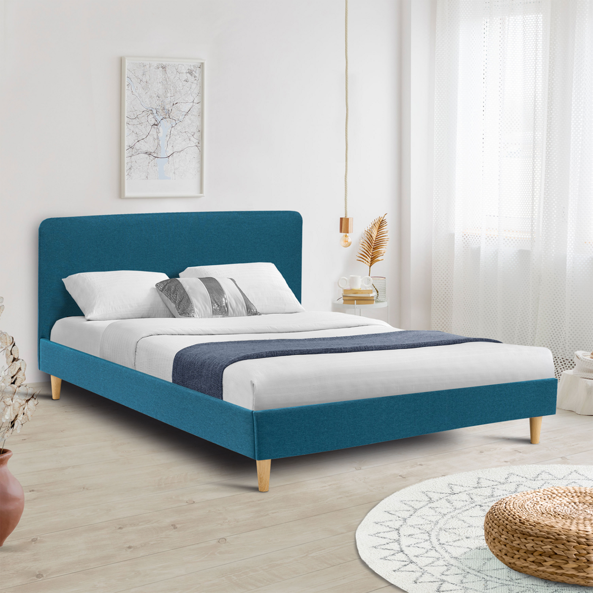 ID MARKET Lit double scandinave BALTA avec tête de lit et sommier 140 x 190 cm tissu bleu canard