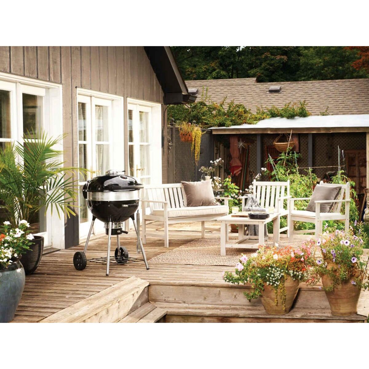 NAPOLEON Barbecue charbon Kettle PRO noir sur pieds 57cm