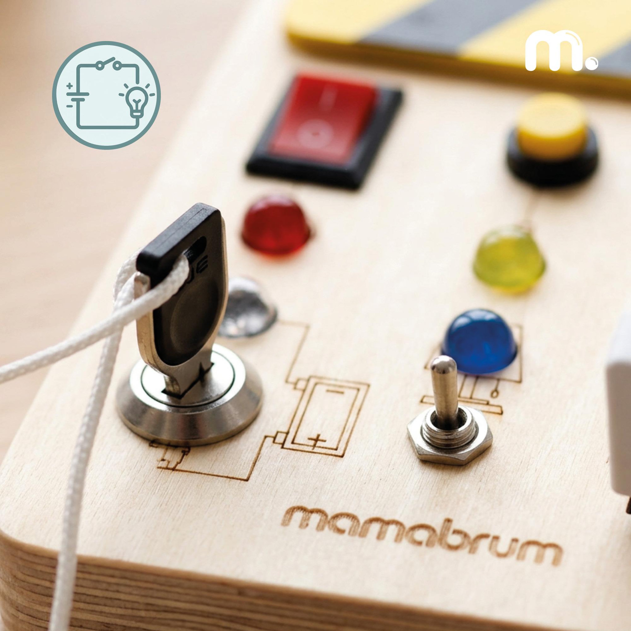 Voir la diapositive 2 : MAMABRUM Mini Planche de Manipulation Bois, Tablette D'activités Électrique avec interrupteurs clé prise USB