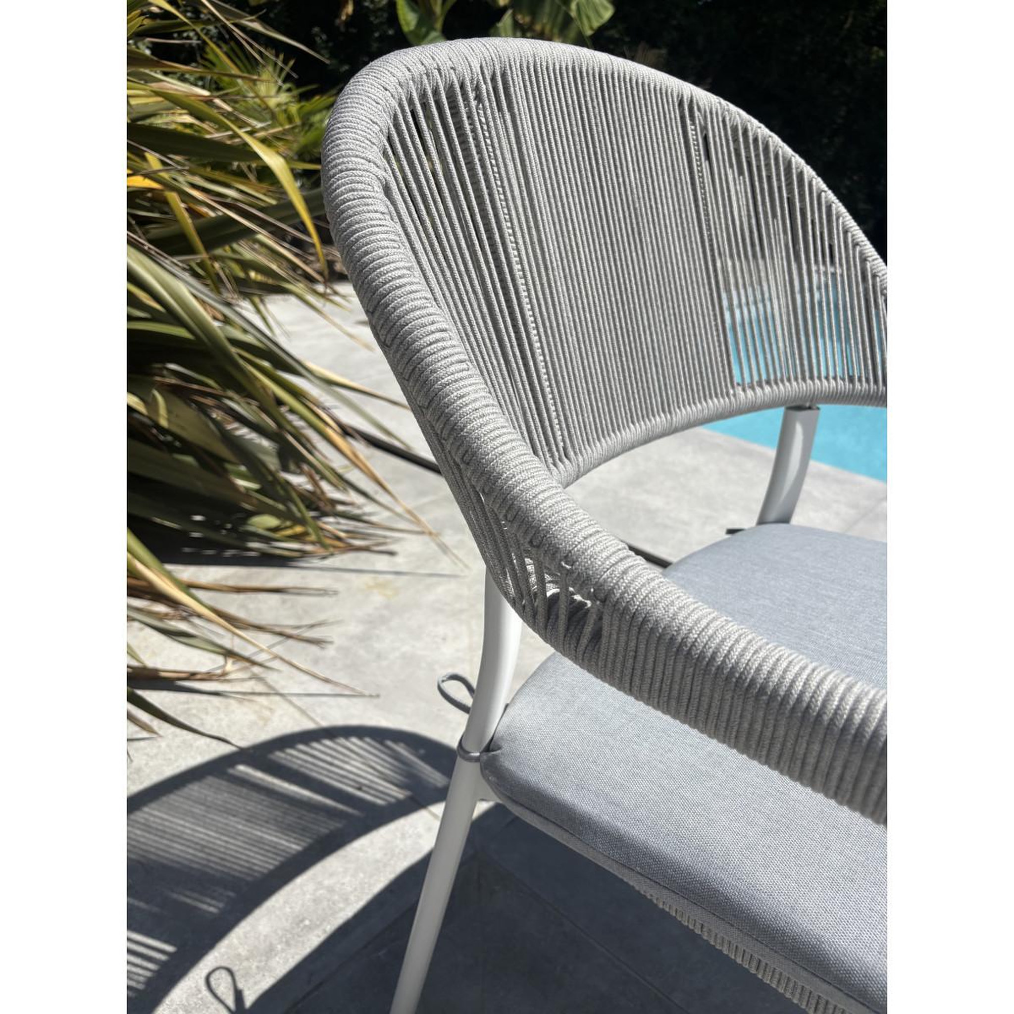 Voir la diapositive 5 : Paris Prix Lot de 2 fauteuils de jardin empilables  abella  86cm blanc