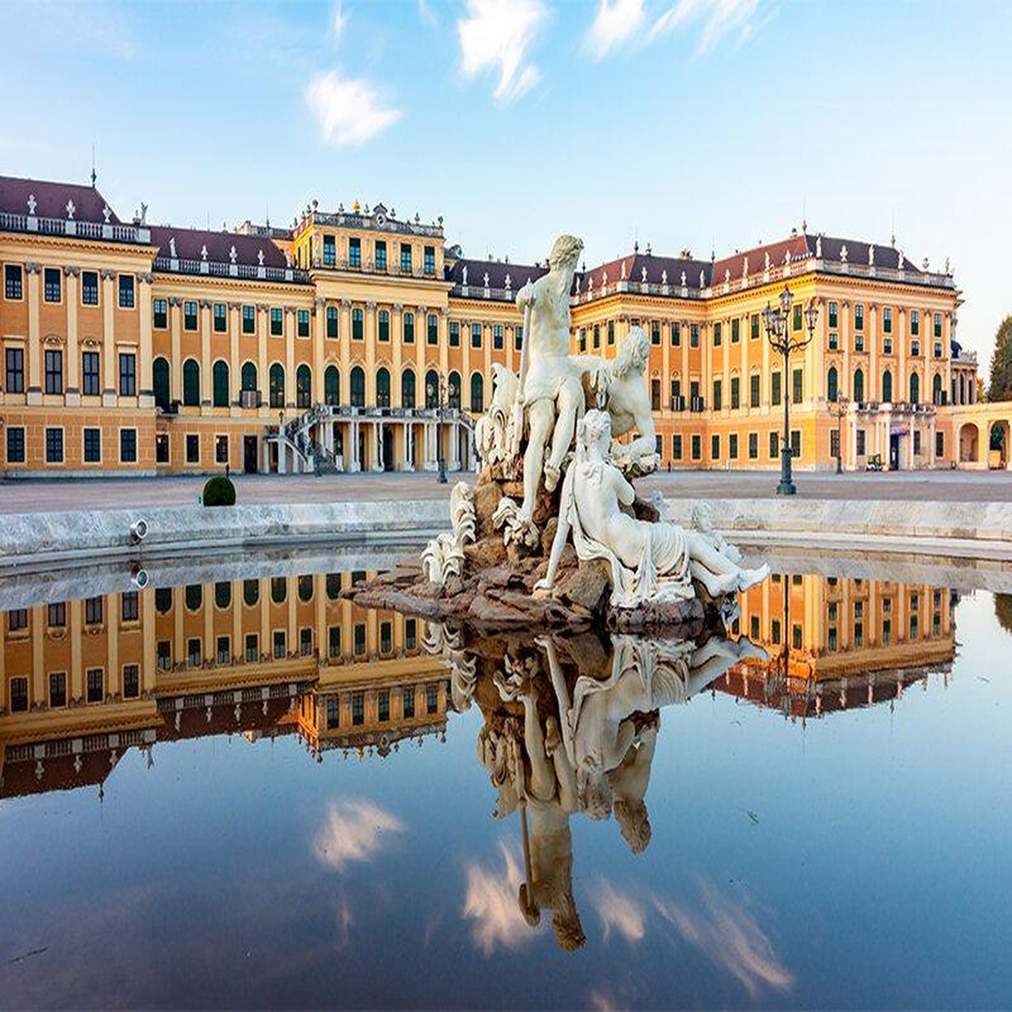 Voir la diapositive 5 : Smartbox 4 jours à vienne avec visite guidée du château de schönbrunn - coffret cadeau séjour