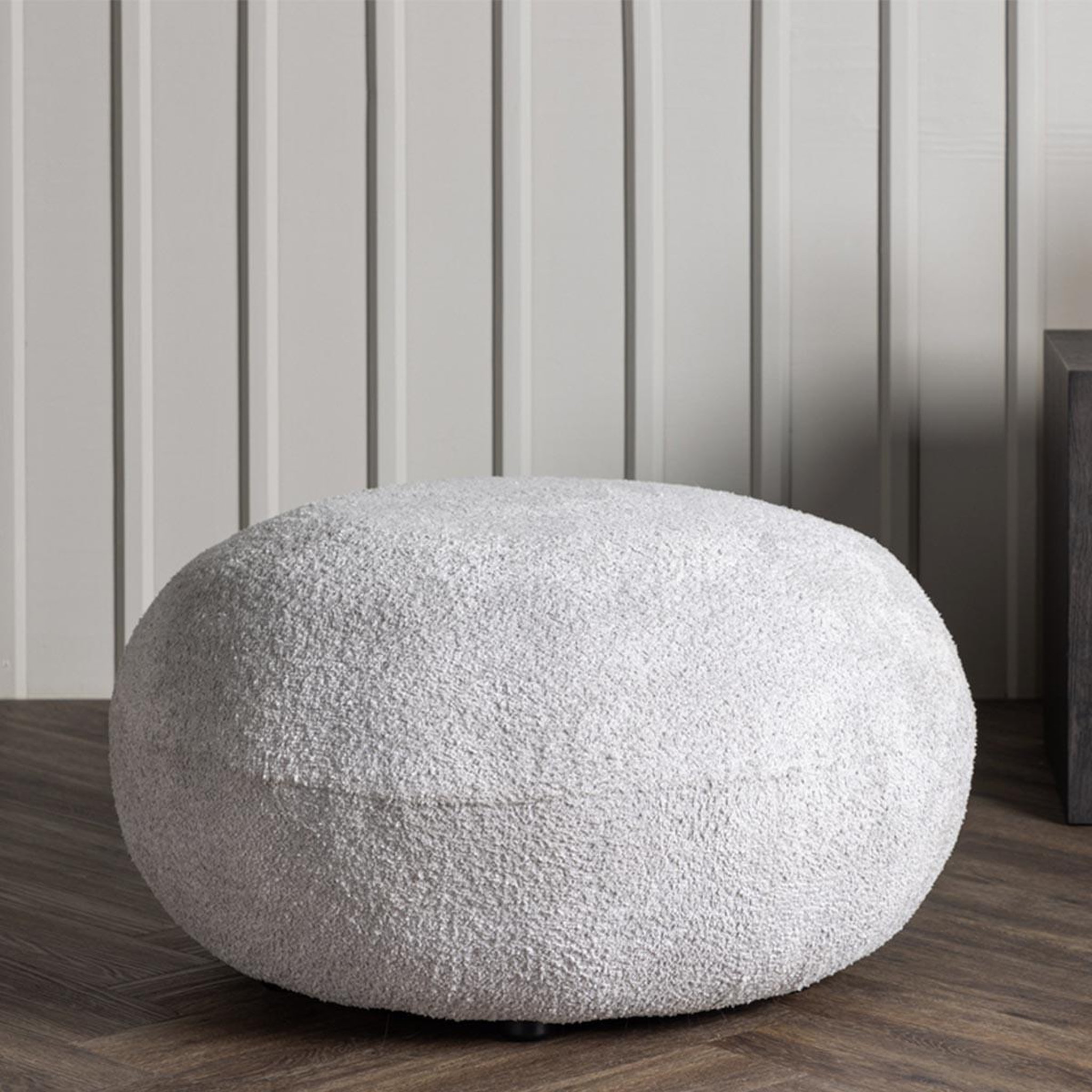 Voir la diapositive 3 : Paris Prix Pouf rond bouclette  bologna  74cm gris clair