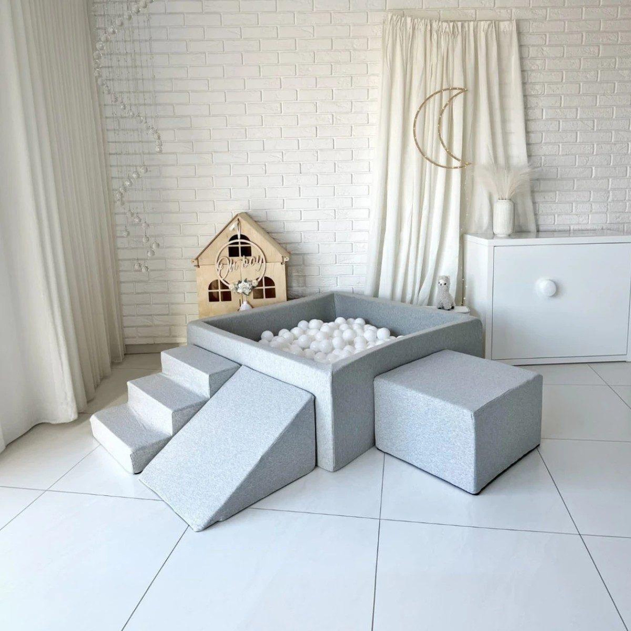 Voir la diapositive 2 : MONIO FOR KIDS Piscine à balles carrée 106 x 106 x 40 cm avec modules en mousse avec 400 balles — Gris clair