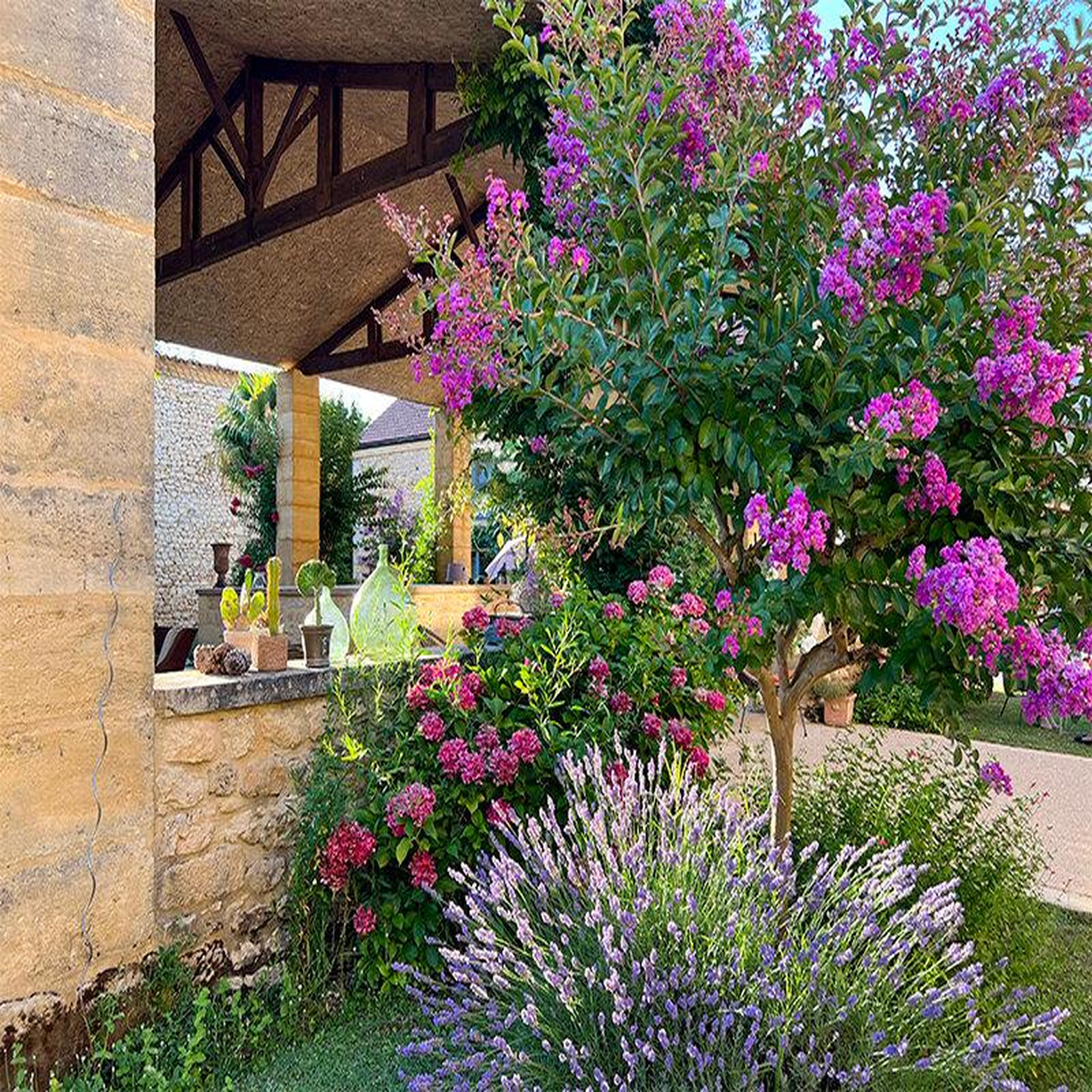 Voir la diapositive 4 : Smartbox 2 jours avec dîner et coffret de vin en hôtel 4* près de sarlat - coffret cadeau séjour