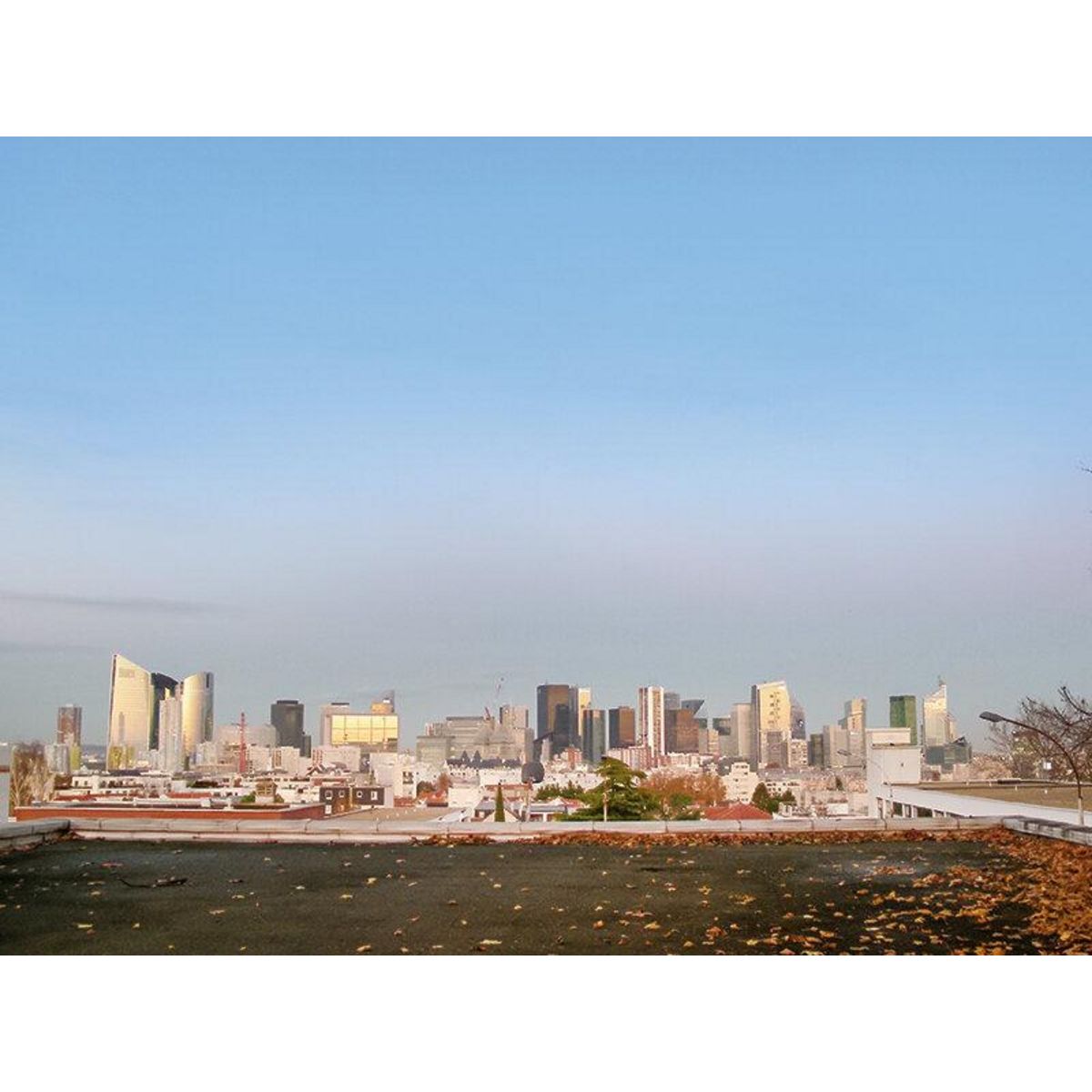 Smartbox Visite privée de 2h30 de la Défense pour 4 - Coffret Cadeau Sport & Aventure