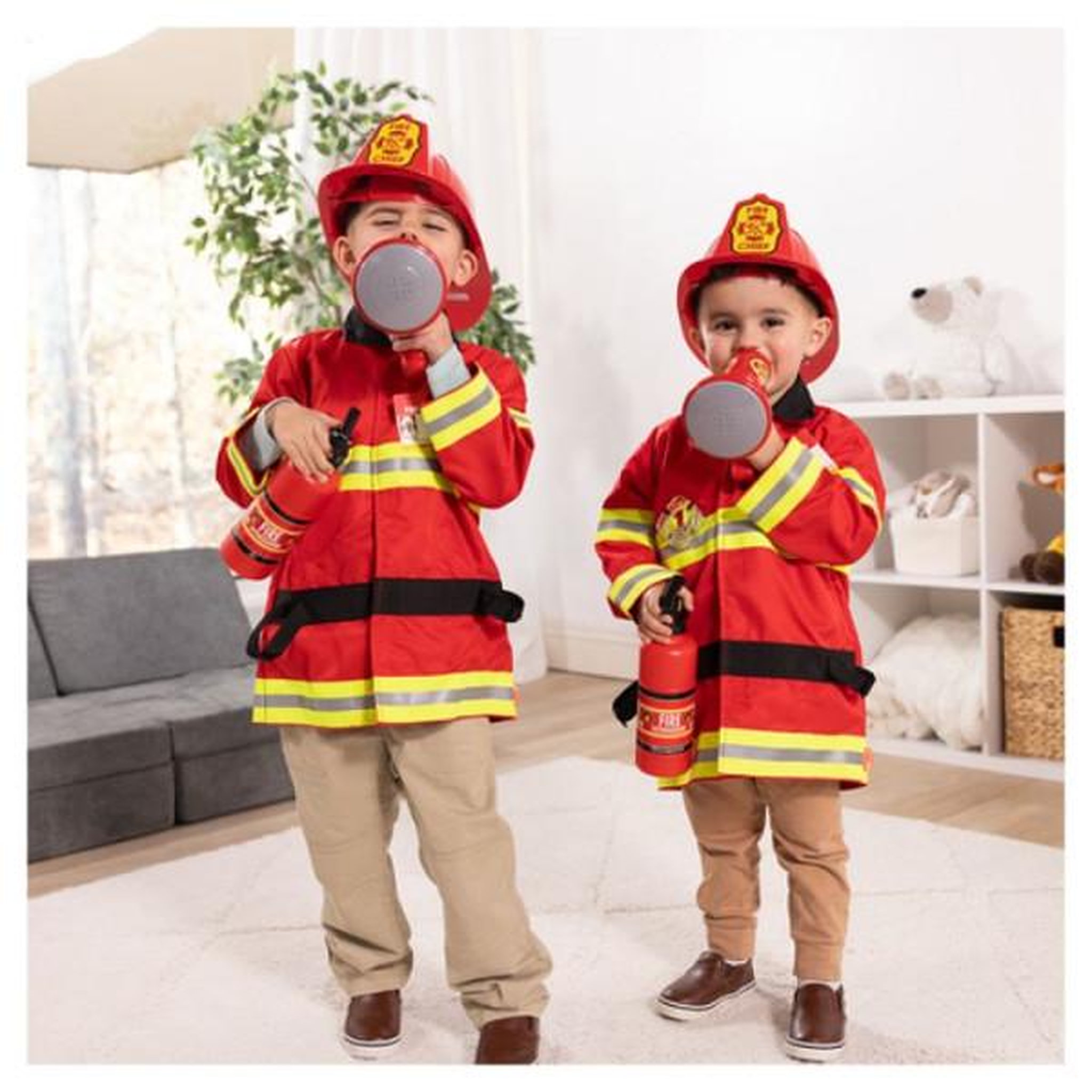 Voir la diapositive 4 : MELISSA & DOUG Pack pompier costume + accessoires melissa & doug