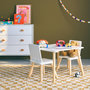 Voir la diapositive 2 : SWEEEK Table carrée enfant avec 2 chaises. pieds en pin. blanc