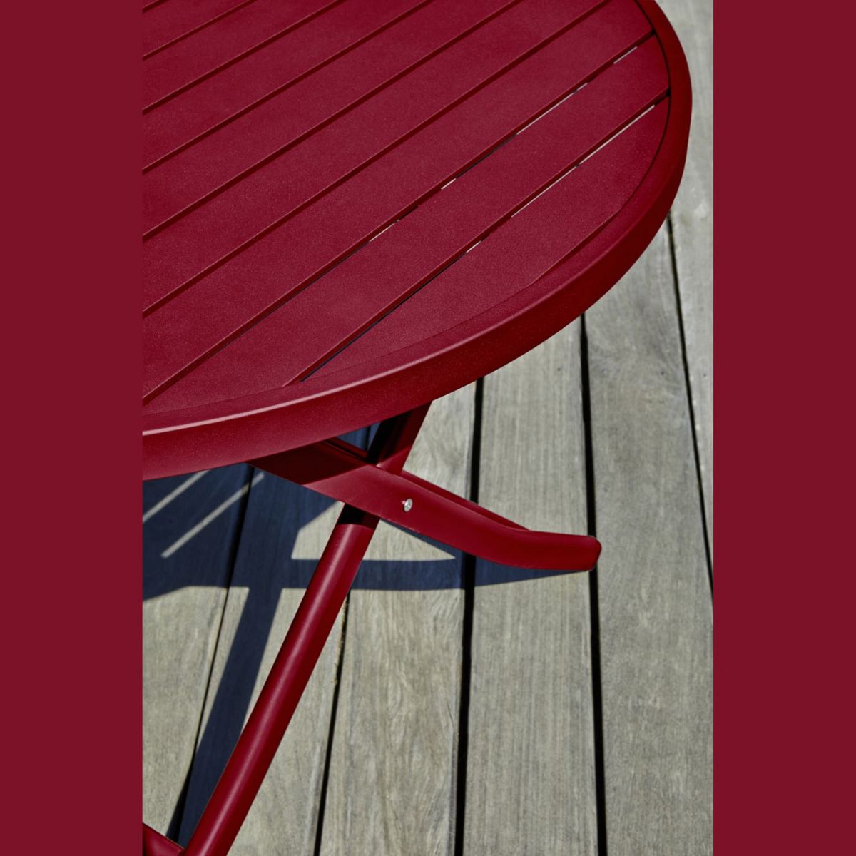 DCB GARDEN Table de jardin ronde pliante - 4/6 places - Aluminium - Rouge carmin - MARIUS