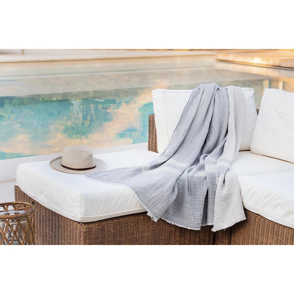 Toison d'or Plaid 150x200 cm en coton gaufré PIENZA naturel et eau de bleu, par Toison d'or