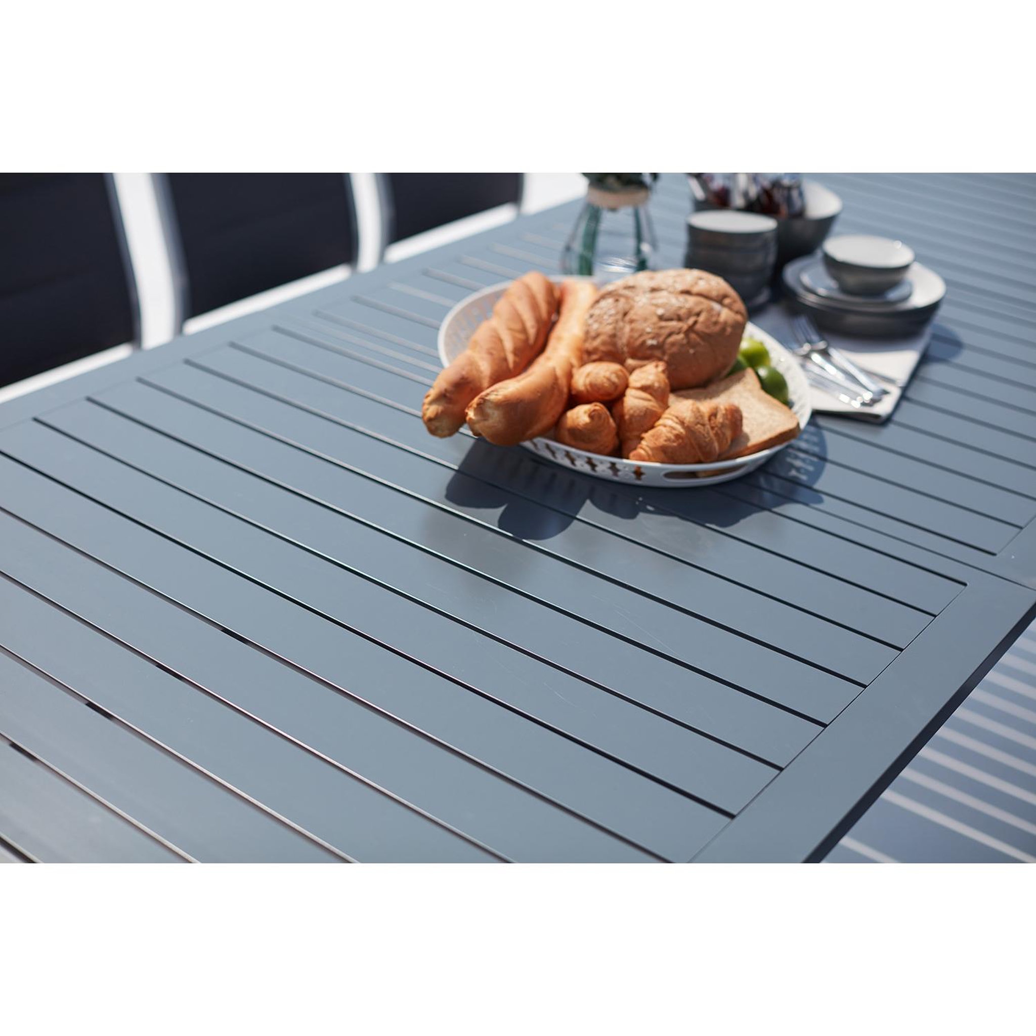 Voir la diapositive 6 : CONCEPT USINE Table de jardin extensible et 10 chaises alu-toile PVC gris AREZZO