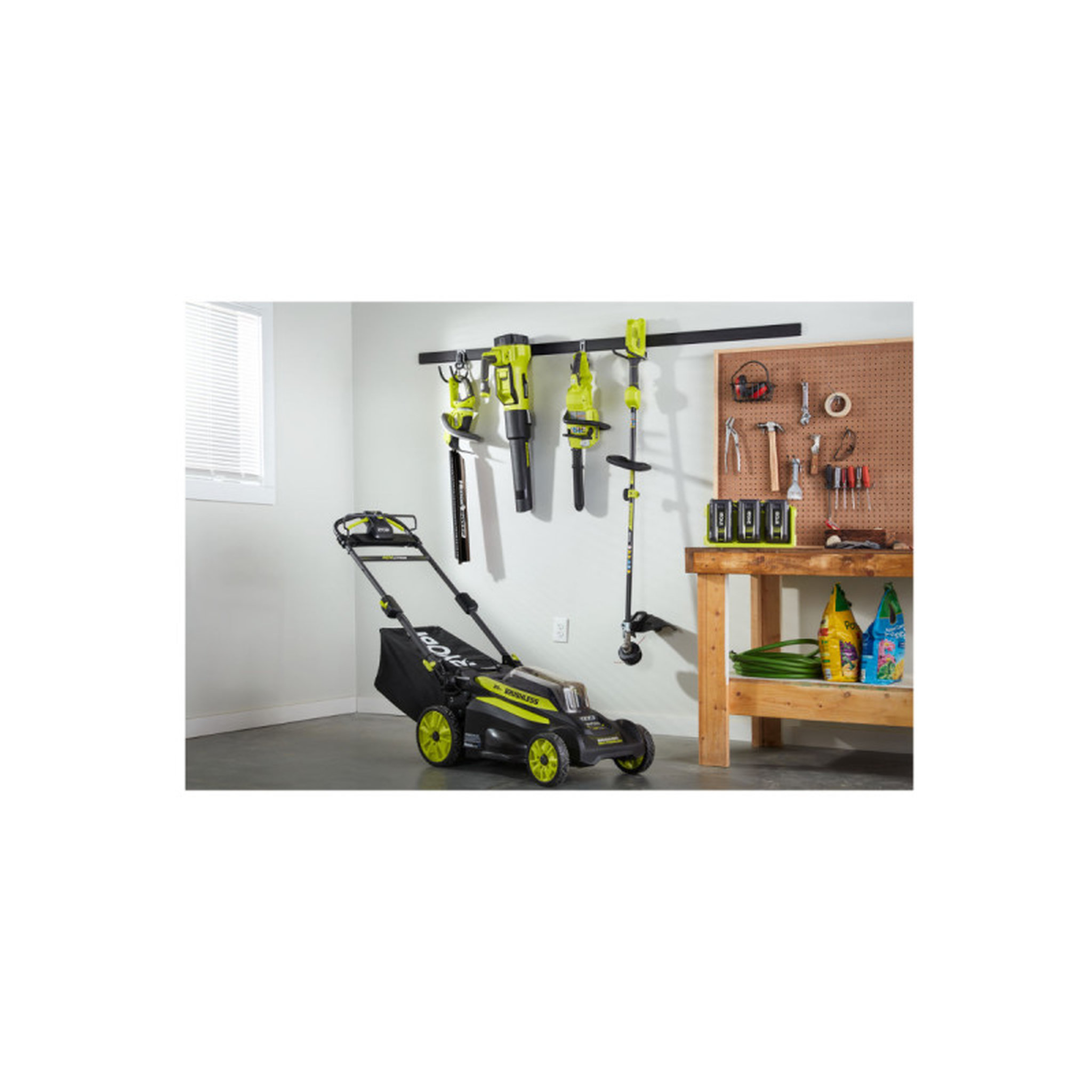Voir la diapositive 4 : Ryobi Chargeur 36V RYOBI - 3.0Ah - 3 ports - RY36C3PA