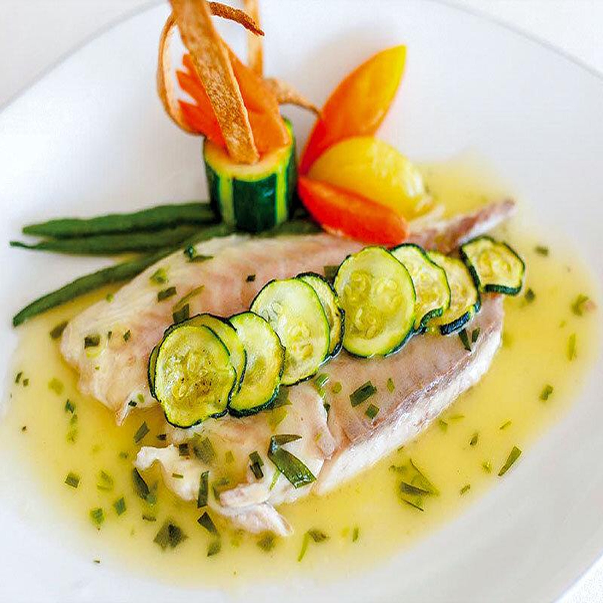 Voir la diapositive 3 : Smartbox Repas gourmand 5 plats dans un restaurant gastronomique avec vue sur la mer près de martigues - coffret cadeau gastronomie
