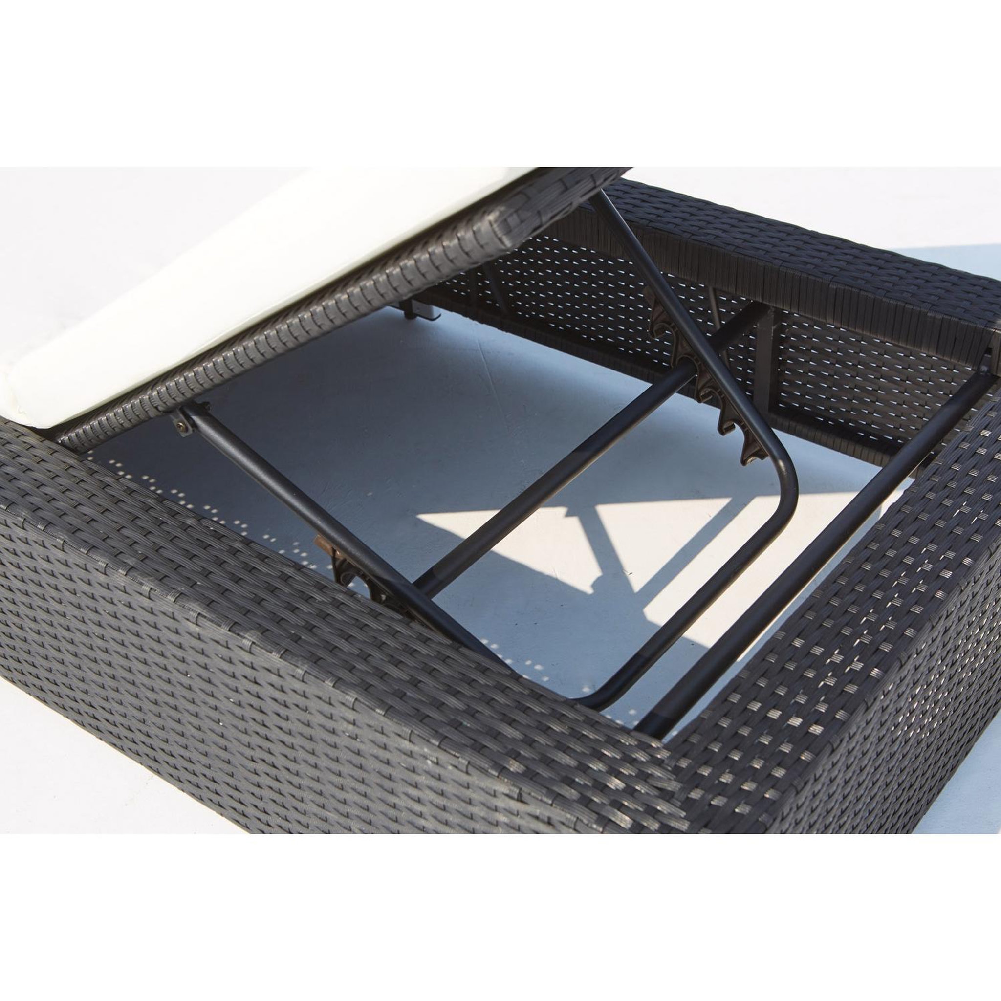 Voir la diapositive 3 : CONCEPT USINE Bain de soleil avec matelas en résine tressée noir et blanc sunshine