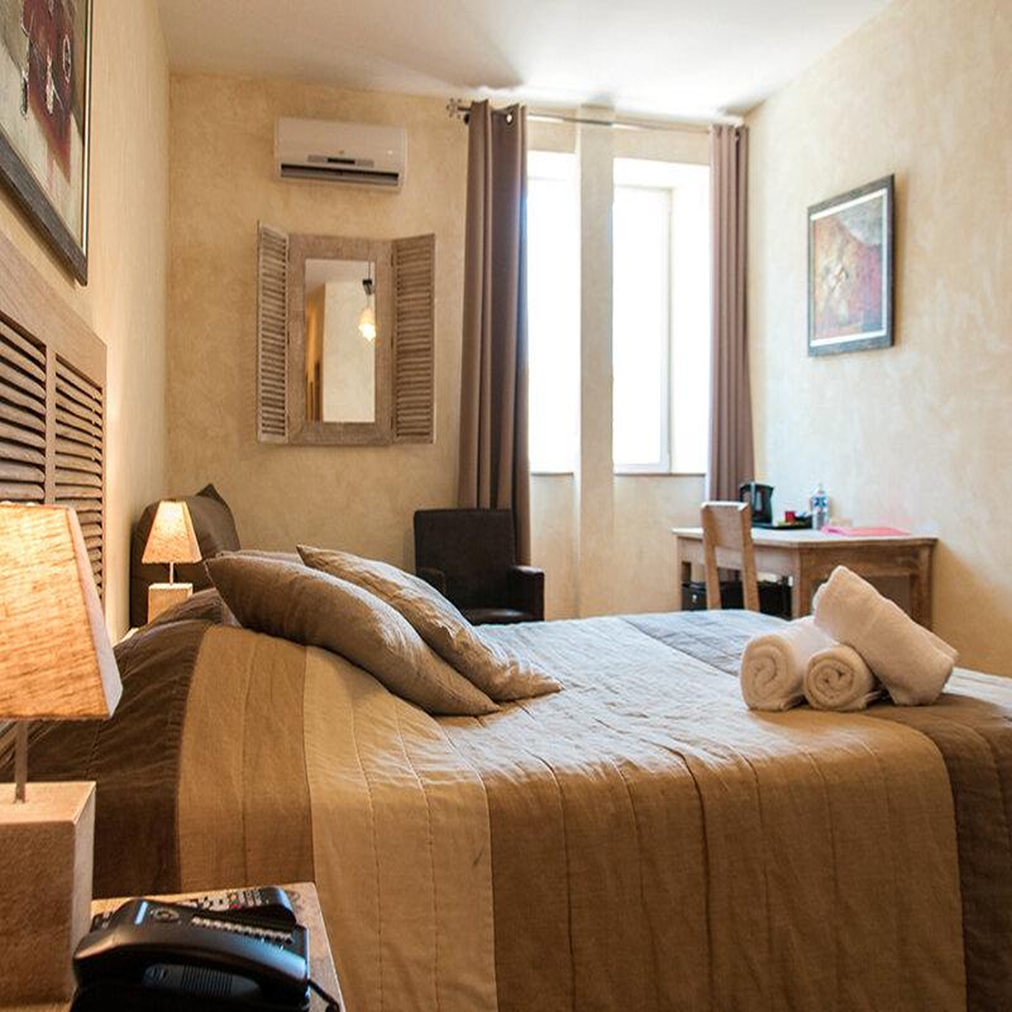 Voir la diapositive 2 : Smartbox 2 jours en hôtel avec accès au spa près d'angers - coffret cadeau séjour