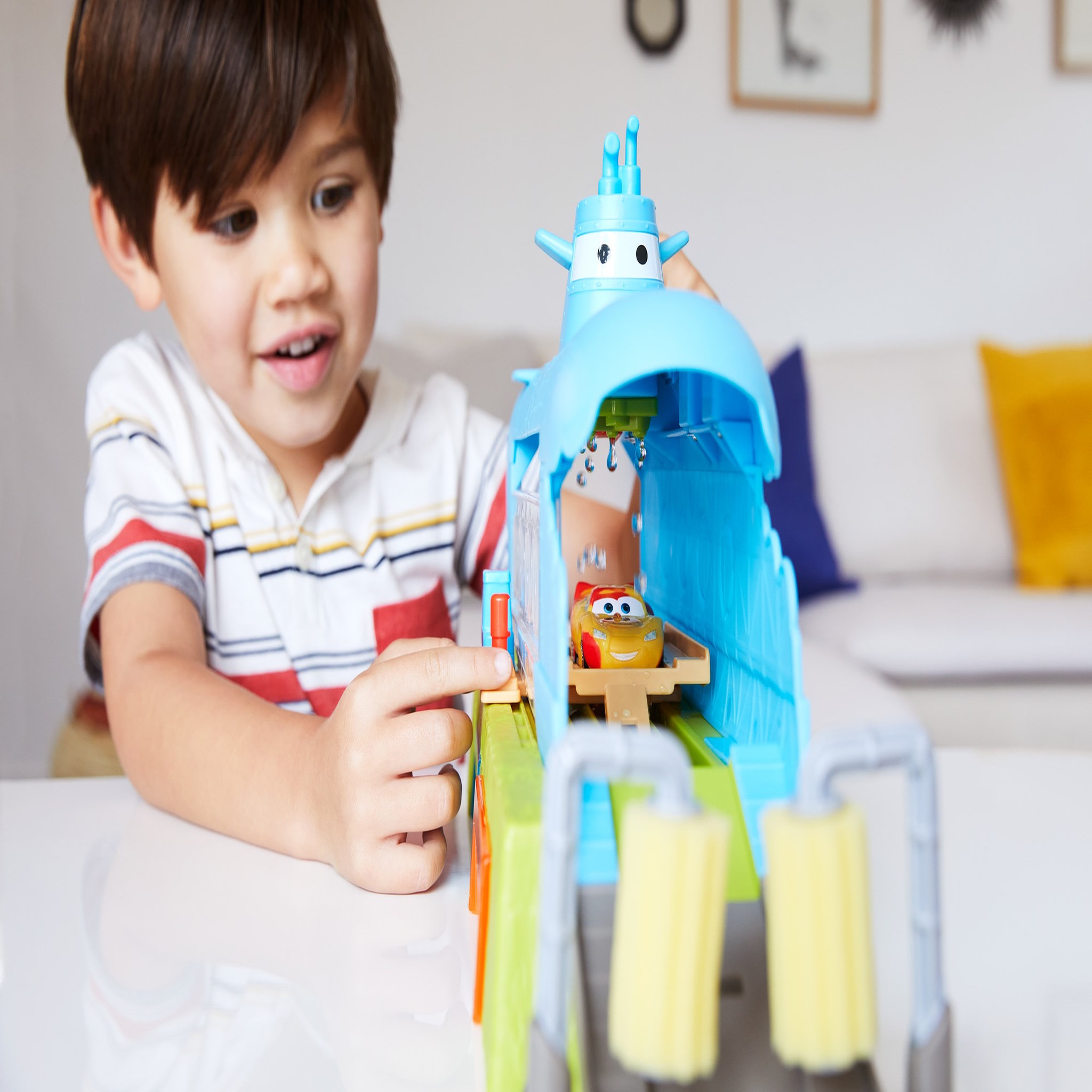 Voir la diapositive 5 : MATTEL Cars Station de Lavage Sous-marin