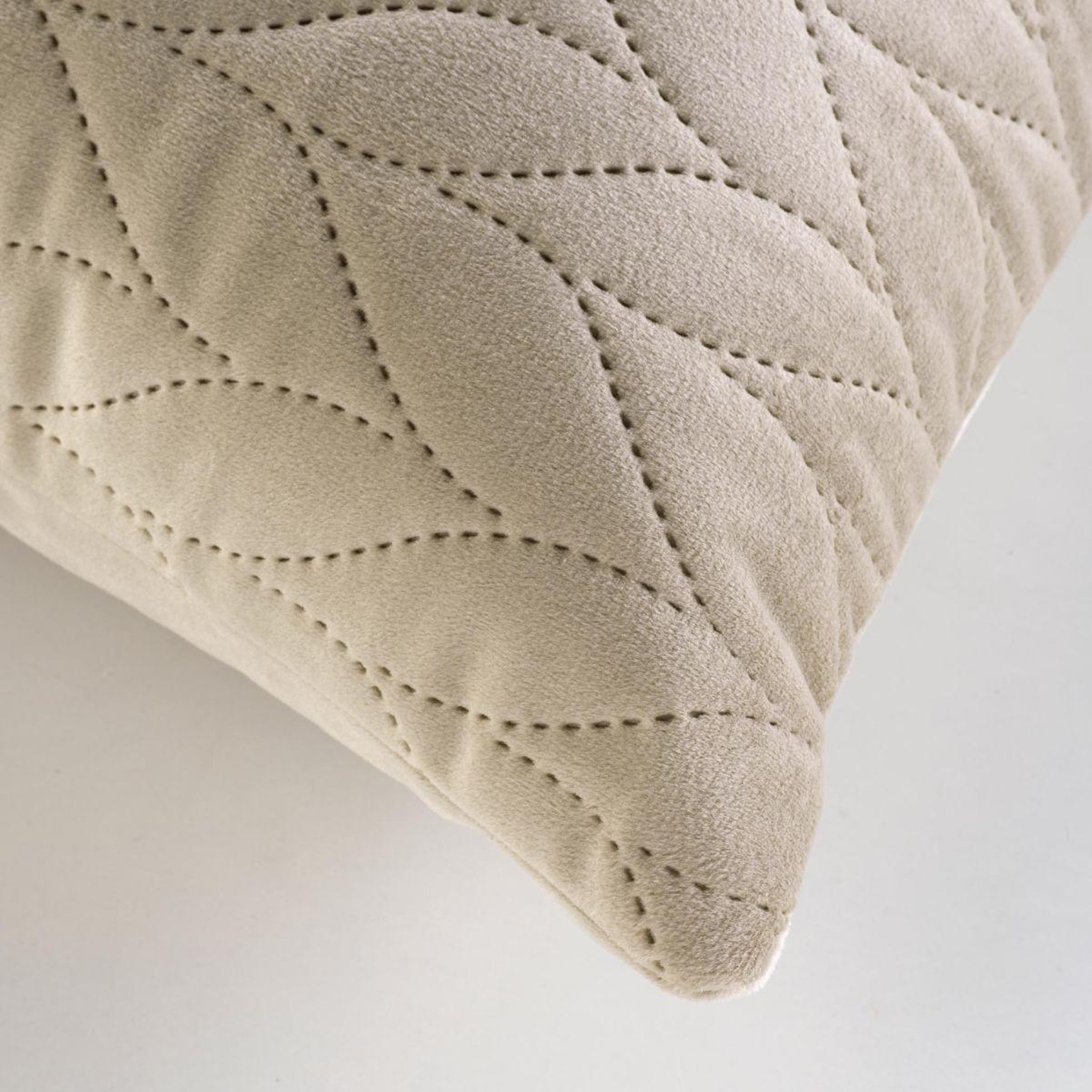 Voir la diapositive 3 : Douceur d'Intérieur Housse de coussin en velours  daisy  40x40cm taupe