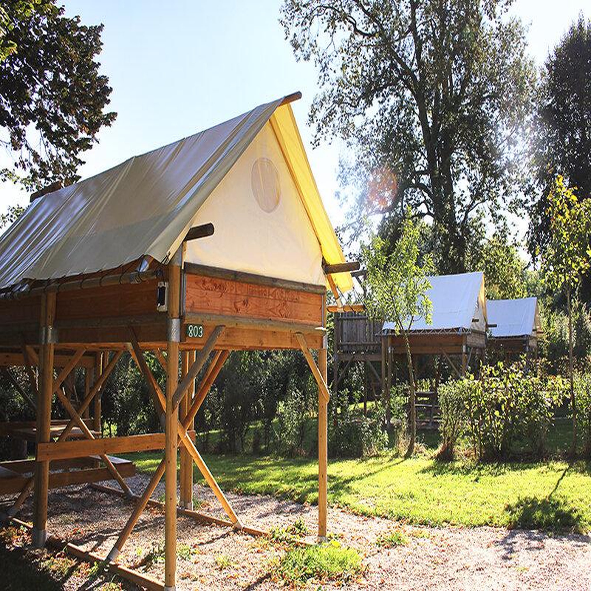 Voir la diapositive 5 : Smartbox Séjour insolite en famille : 3 jours en tente perchée près d'abbeville - coffret cadeau séjour