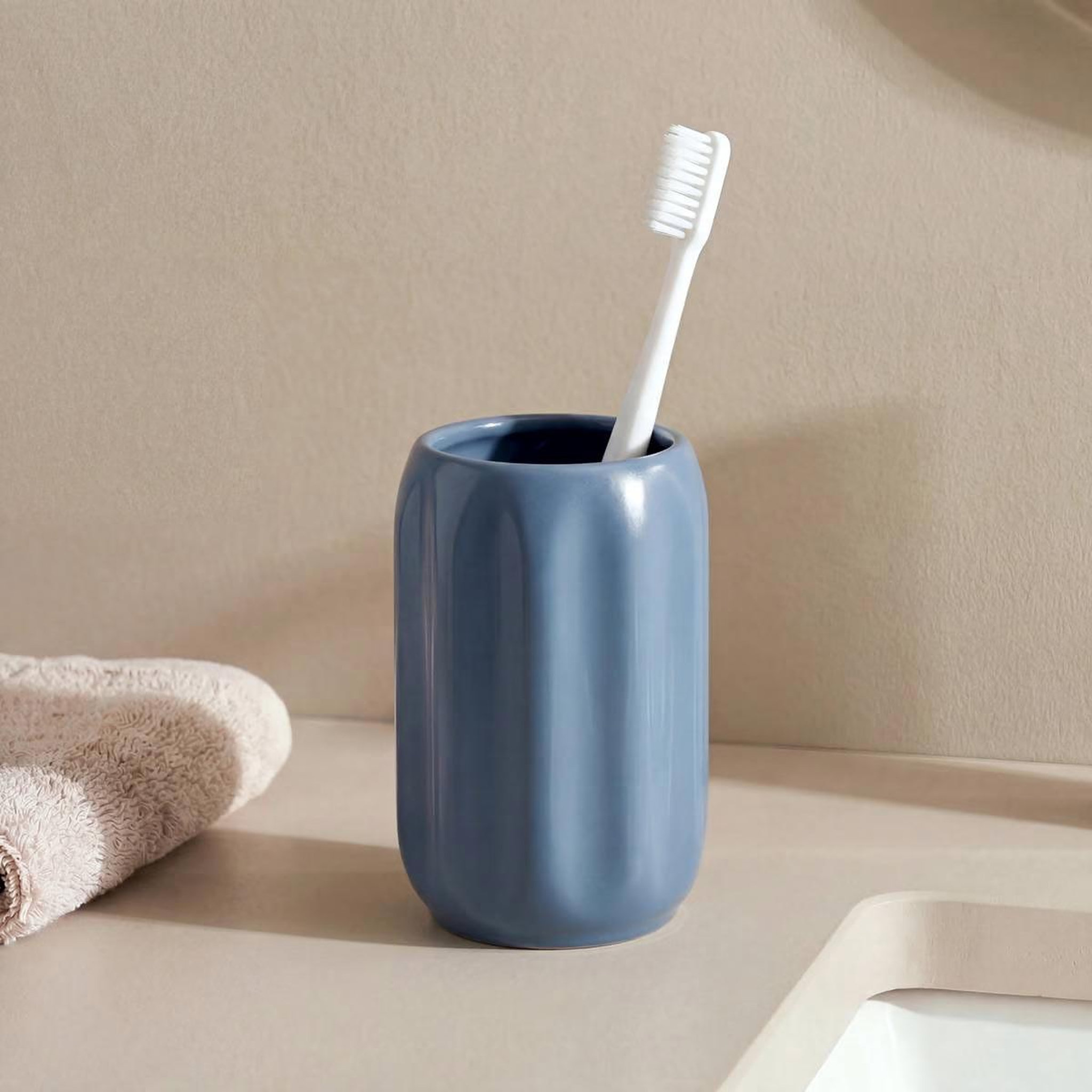Voir la diapositive 2 : FIVE Pot à brosse à dents en grès  suny colorama  12cm bleu