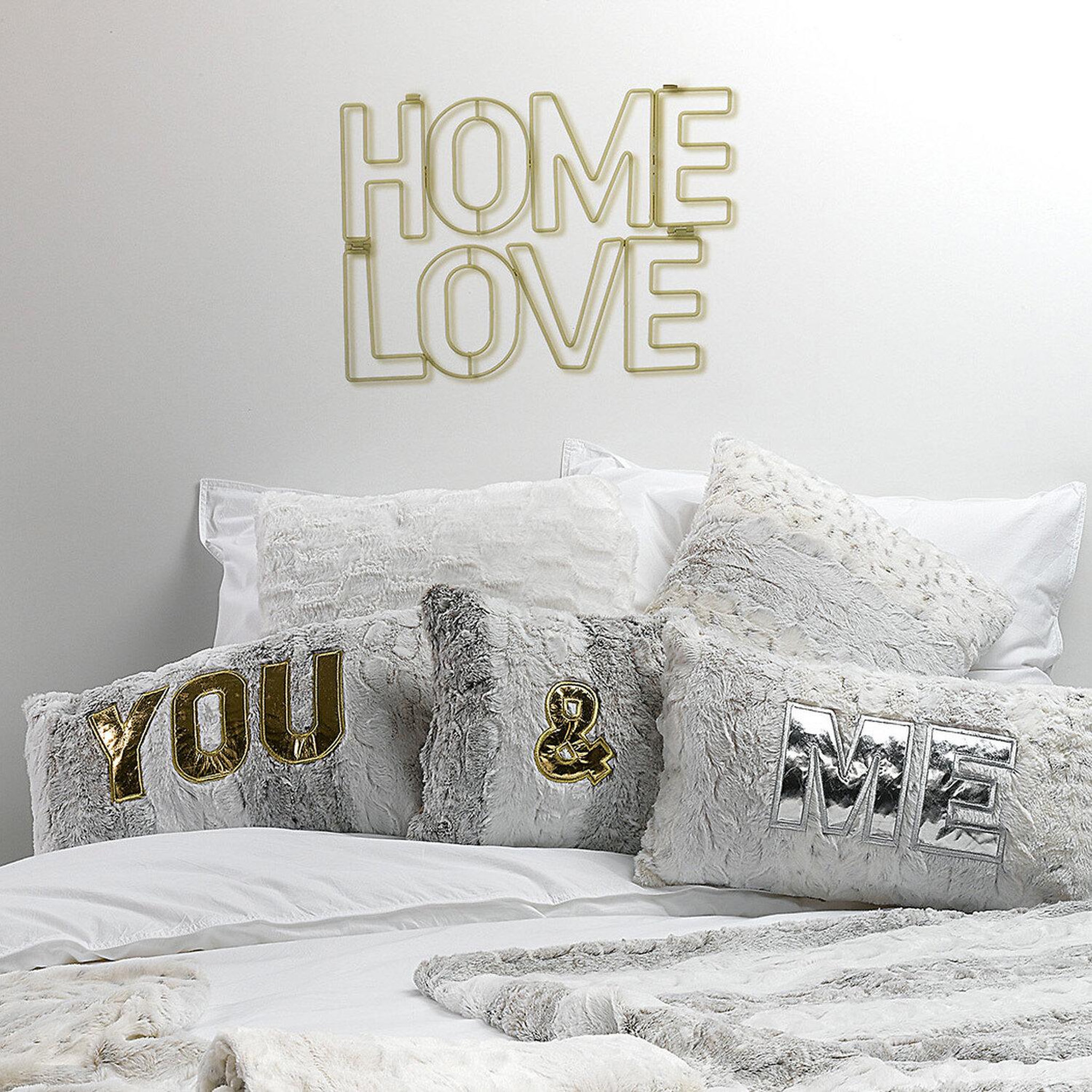 Voir la diapositive 3 : Les Ateliers du Linge Coussin fausse fourrure 100%polyester 420g chic