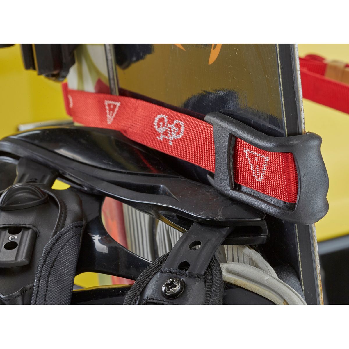 MOTTEZ Porte skis/surfs sur attelage 