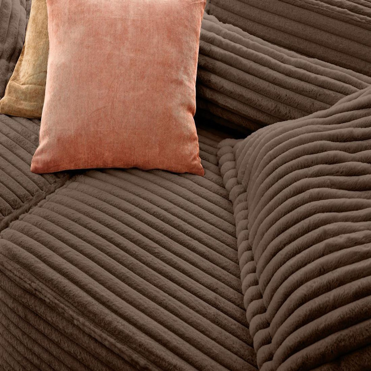 LISA DESIGN Richie - canapé droit 3 places avec double méridienne - assise profonde - en fausse fourrure côtelée