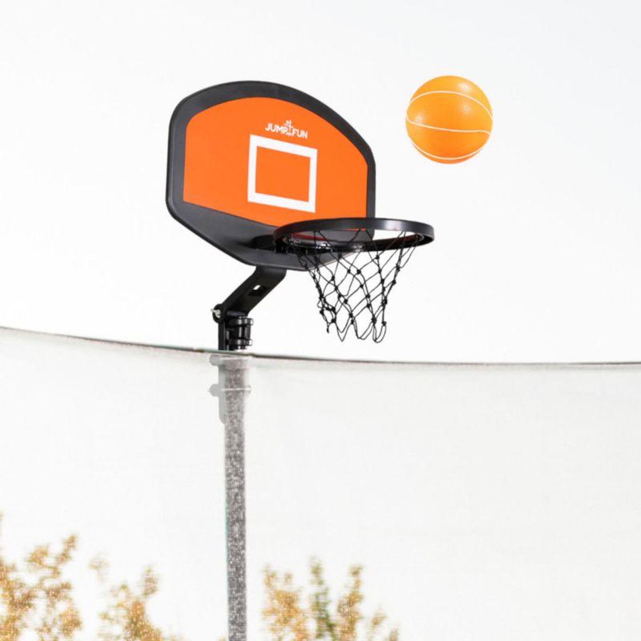 JUMP4FUN Panier de basket rigide avec pompe et ballon inclus pour trampoline de jardin Universel avec Ballon et Pompe - 56 x 35cm