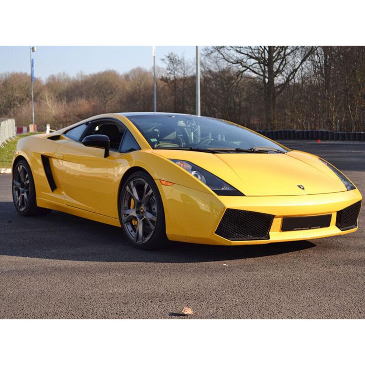 Smartbox Séance de pilotage au volant de 2 voitures d'exception lors de 4 tours sur circuit - Coffret Cadeau Sport & Aventure