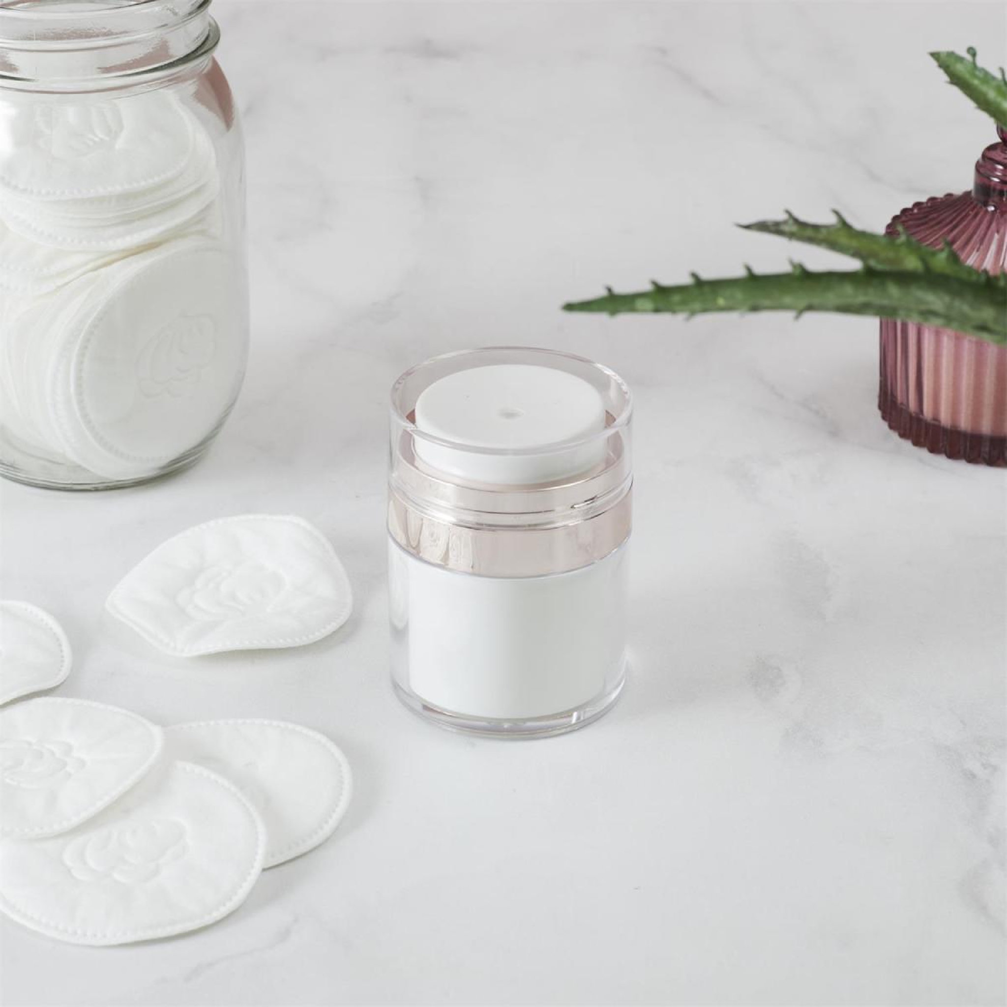 Voir la diapositive 2 : Cosmetic Club Distributeur à pompe  dosage  30ml rose