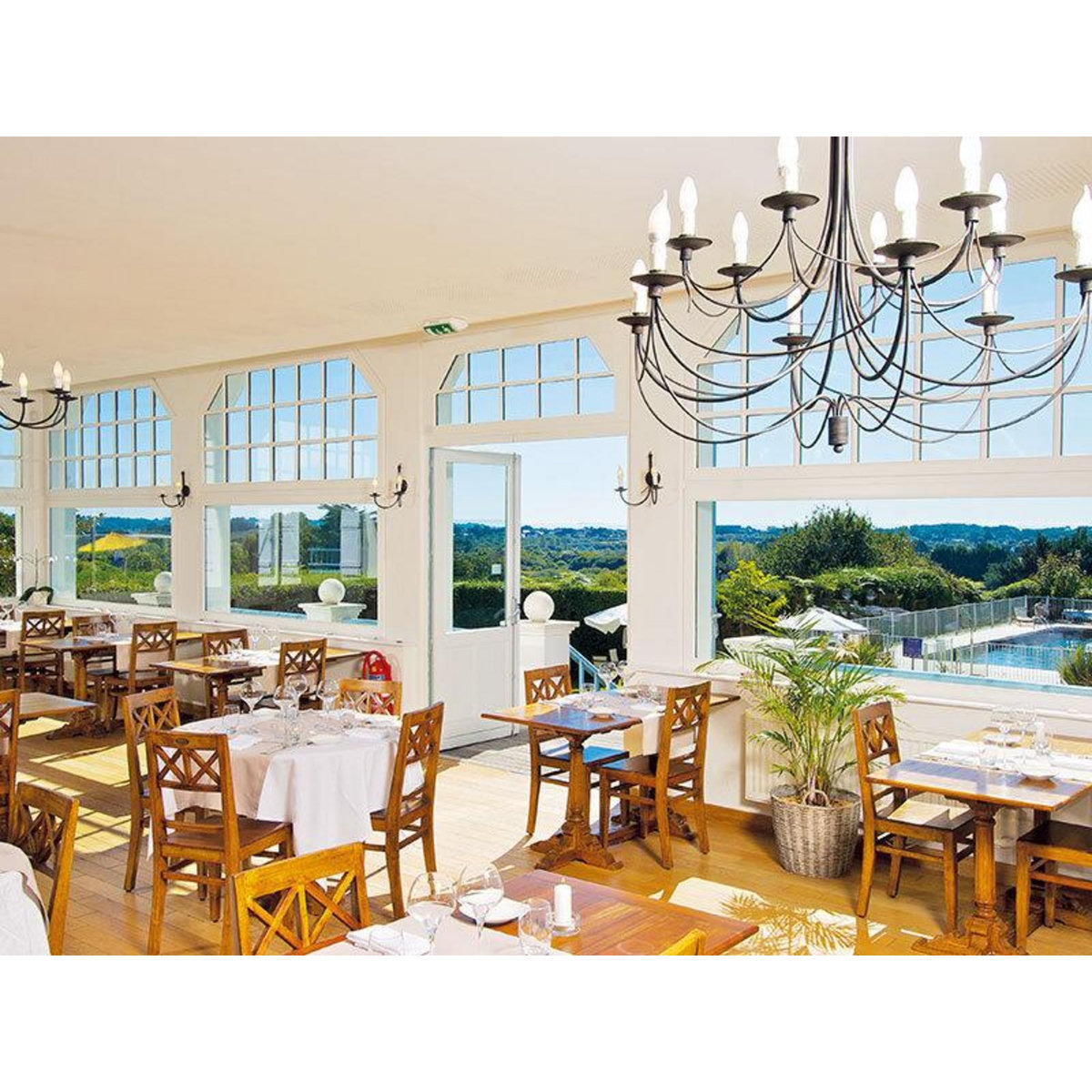 Smartbox 2 jours merveilleux à Carnac en hôtel 3* avec un délicieux dîner 4 plats - Coffret Cadeau Séjour