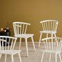 Voir la diapositive 3 : SWEEEK Lot de 4 chaises blanches à barreaux en bois et contreplaqué. Paula. L 51 x P 53 x H 75cm